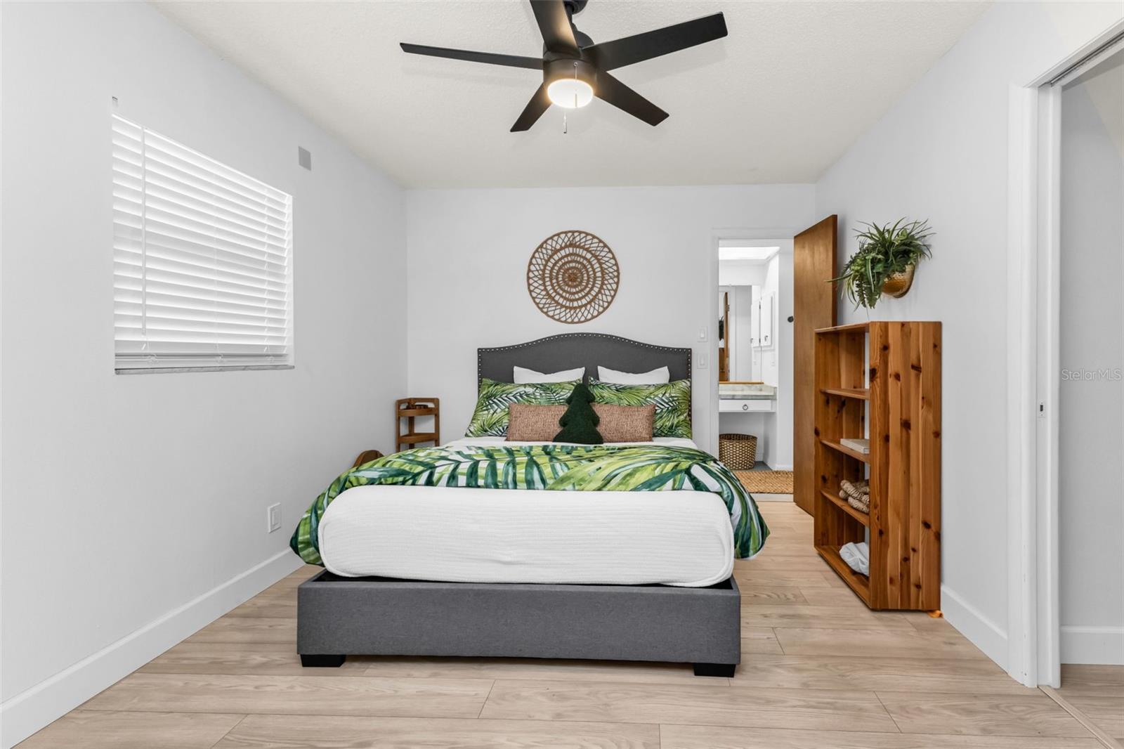 Image 31 of 76 For 1199 Beacon Drive