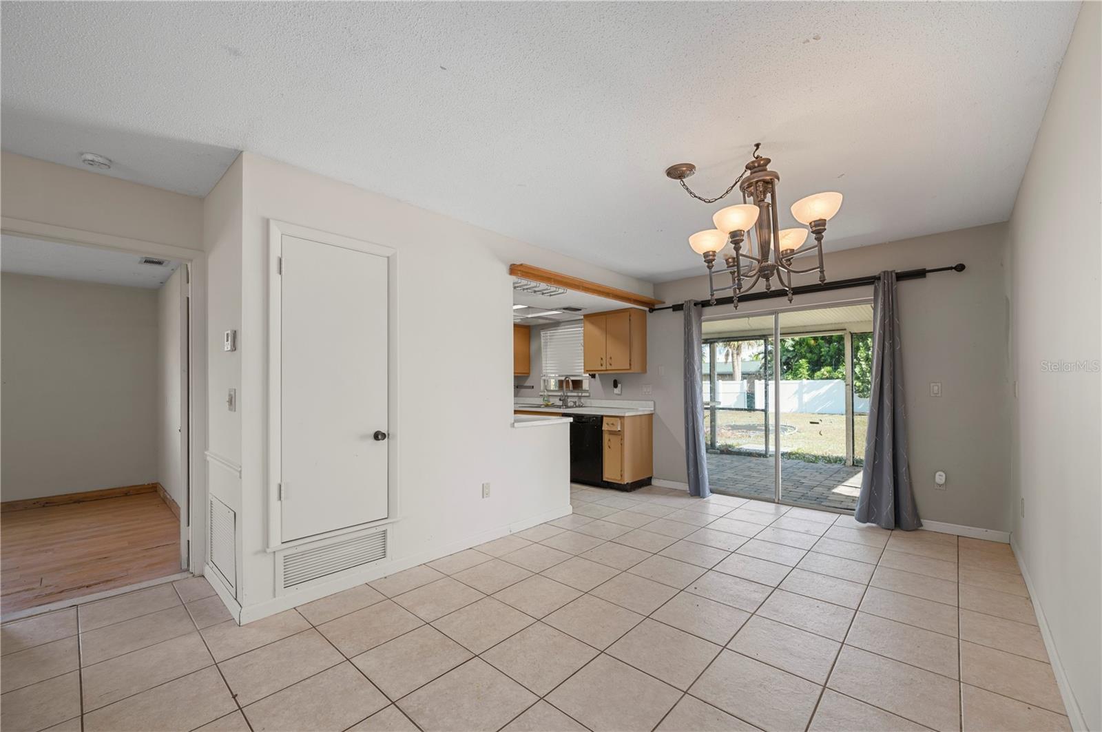 Image 11 of 38 For 2158 Beacon Drive