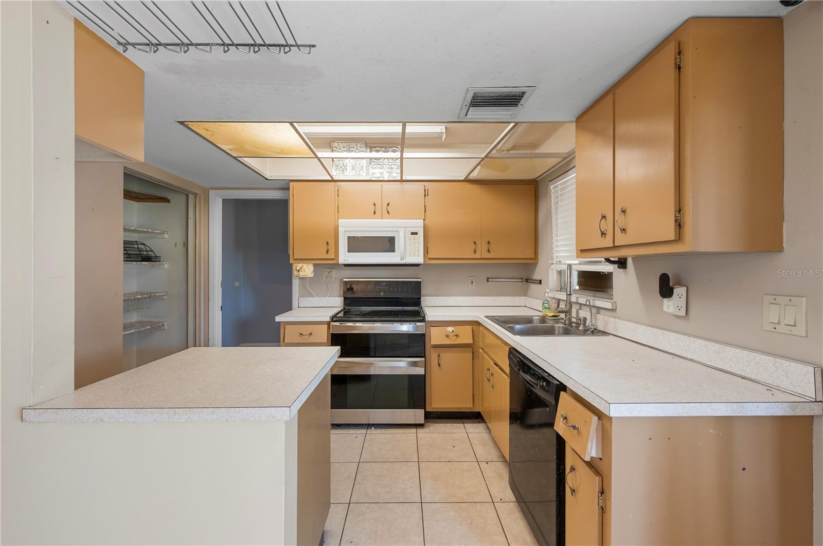 Image 13 of 38 For 2158 Beacon Drive