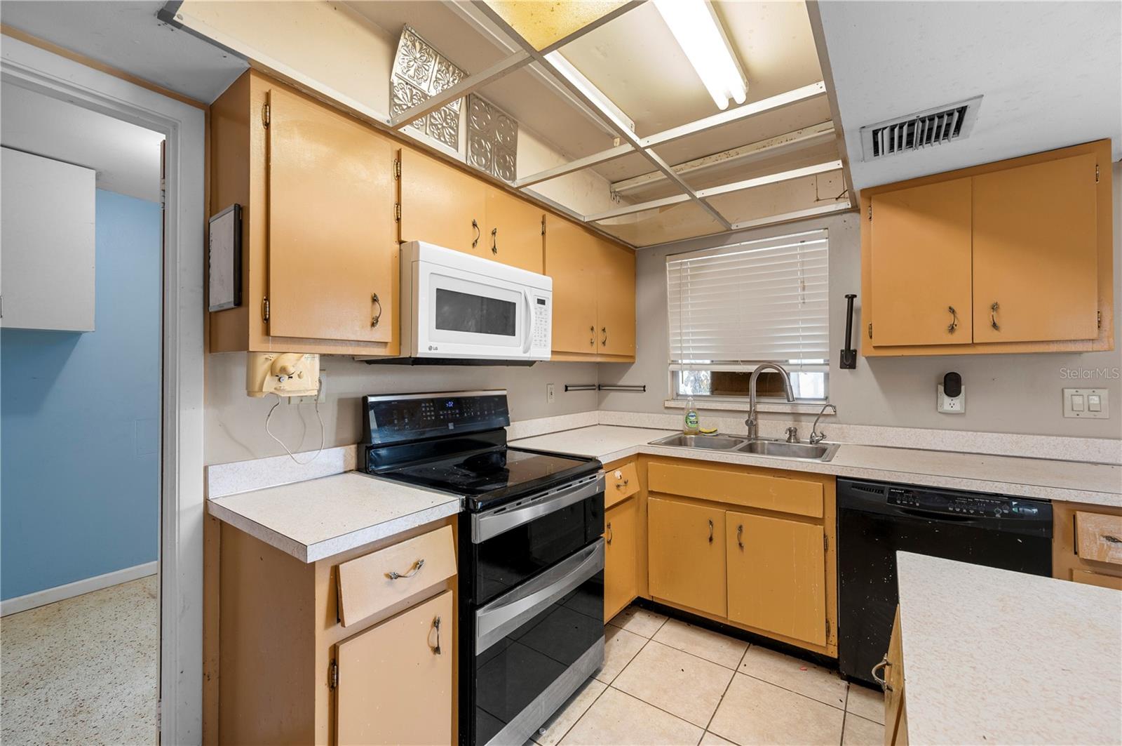 Image 15 of 38 For 2158 Beacon Drive