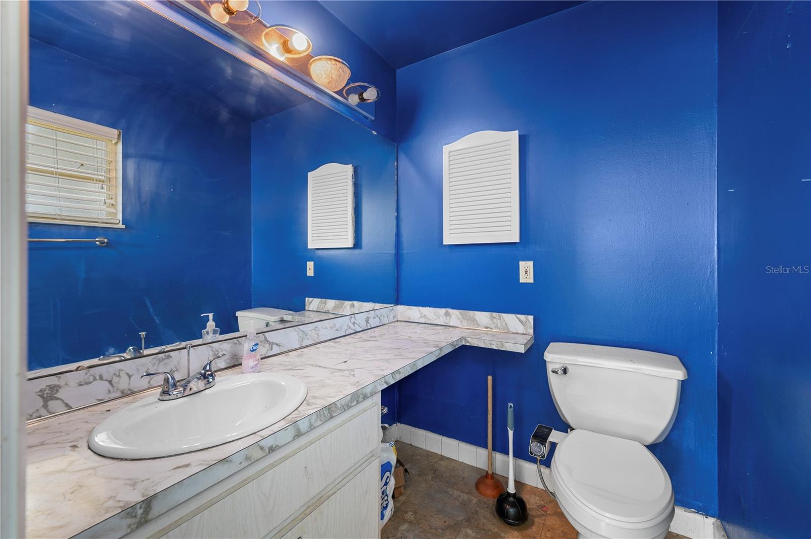 Image 24 of 38 For 2158 Beacon Drive