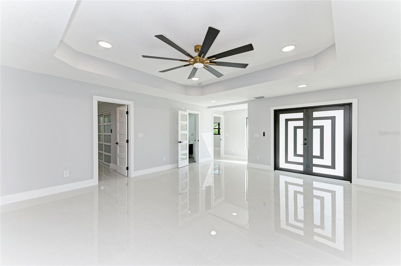 Image 11 of 73 For 258 Tait Terrace Se