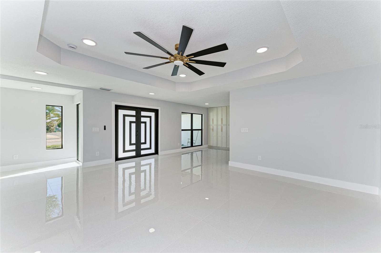 Image 12 of 73 For 258 Tait Terrace Se