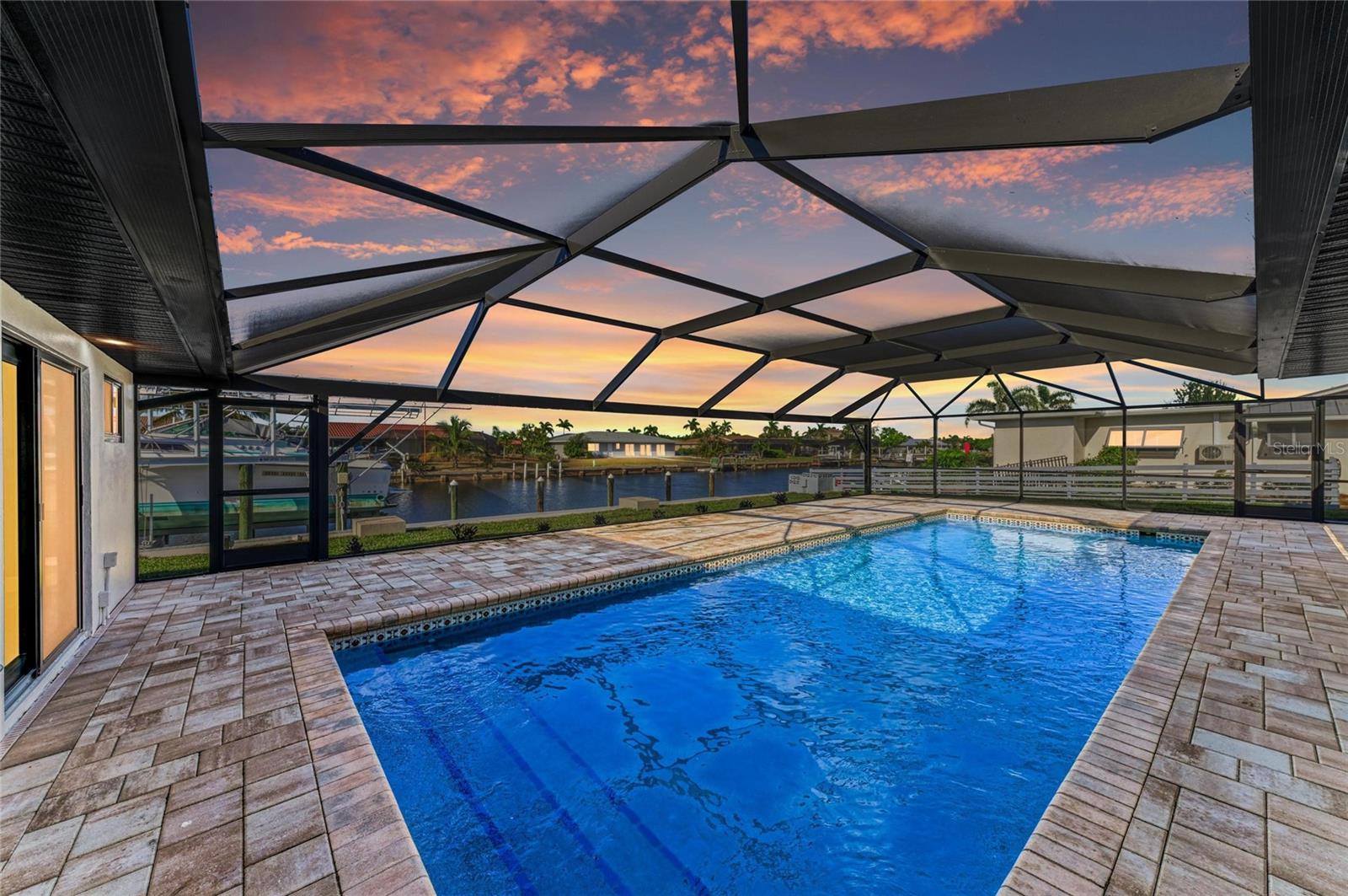 Image 2 of 73 For 258 Tait Terrace Se