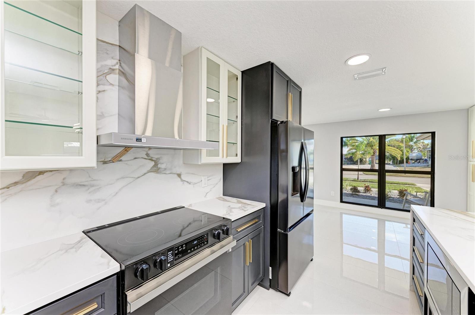 Image 20 of 73 For 258 Tait Terrace Se