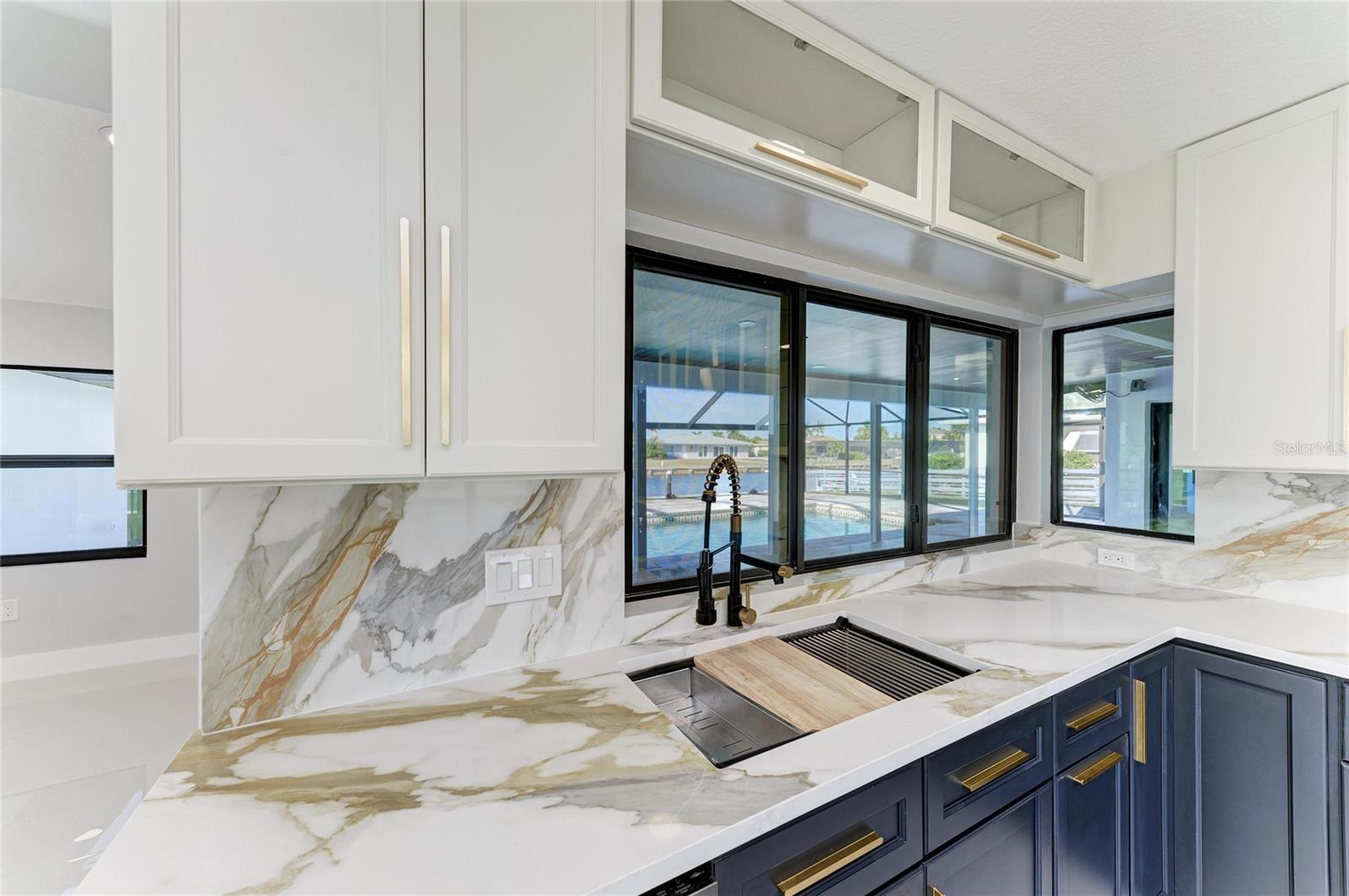 Image 21 of 73 For 258 Tait Terrace Se