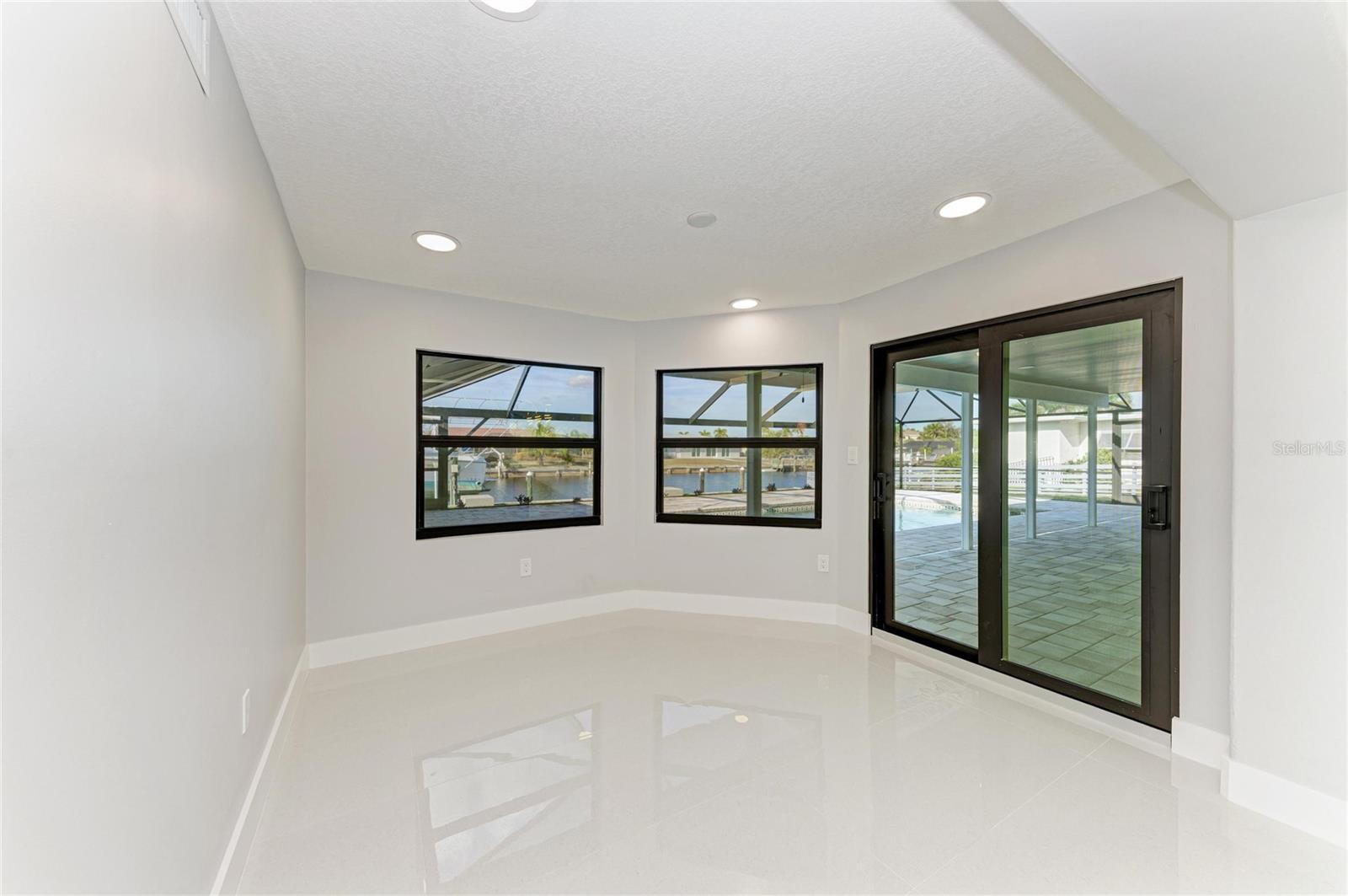 Image 23 of 73 For 258 Tait Terrace Se