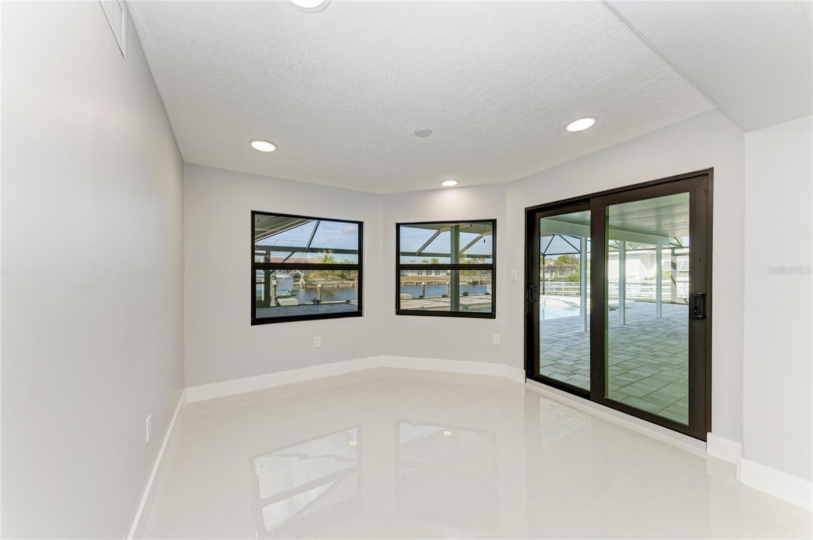 Image 24 of 73 For 258 Tait Terrace Se