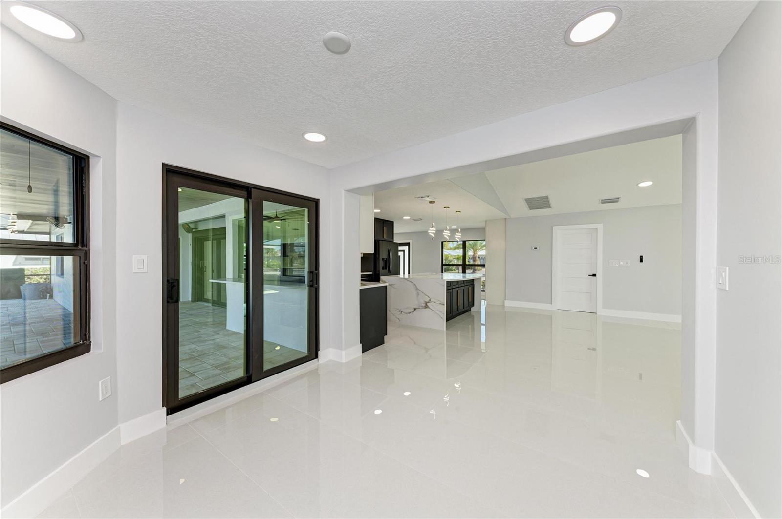 Image 25 of 73 For 258 Tait Terrace Se