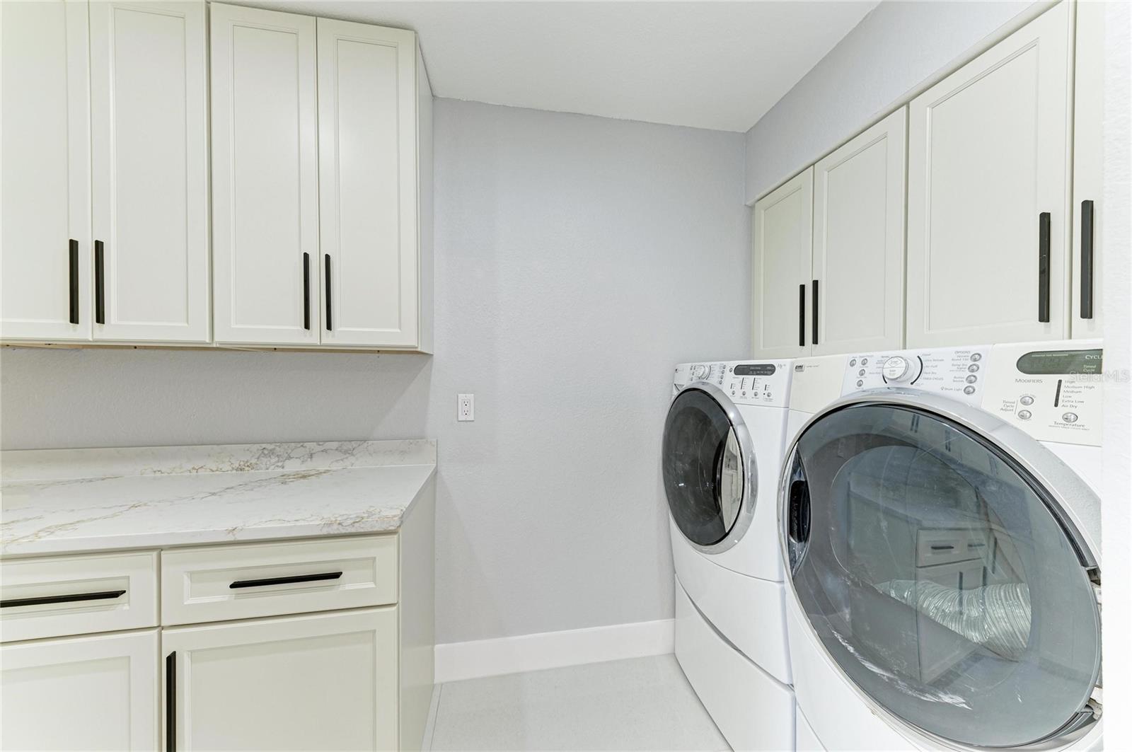 Image 26 of 73 For 258 Tait Terrace Se