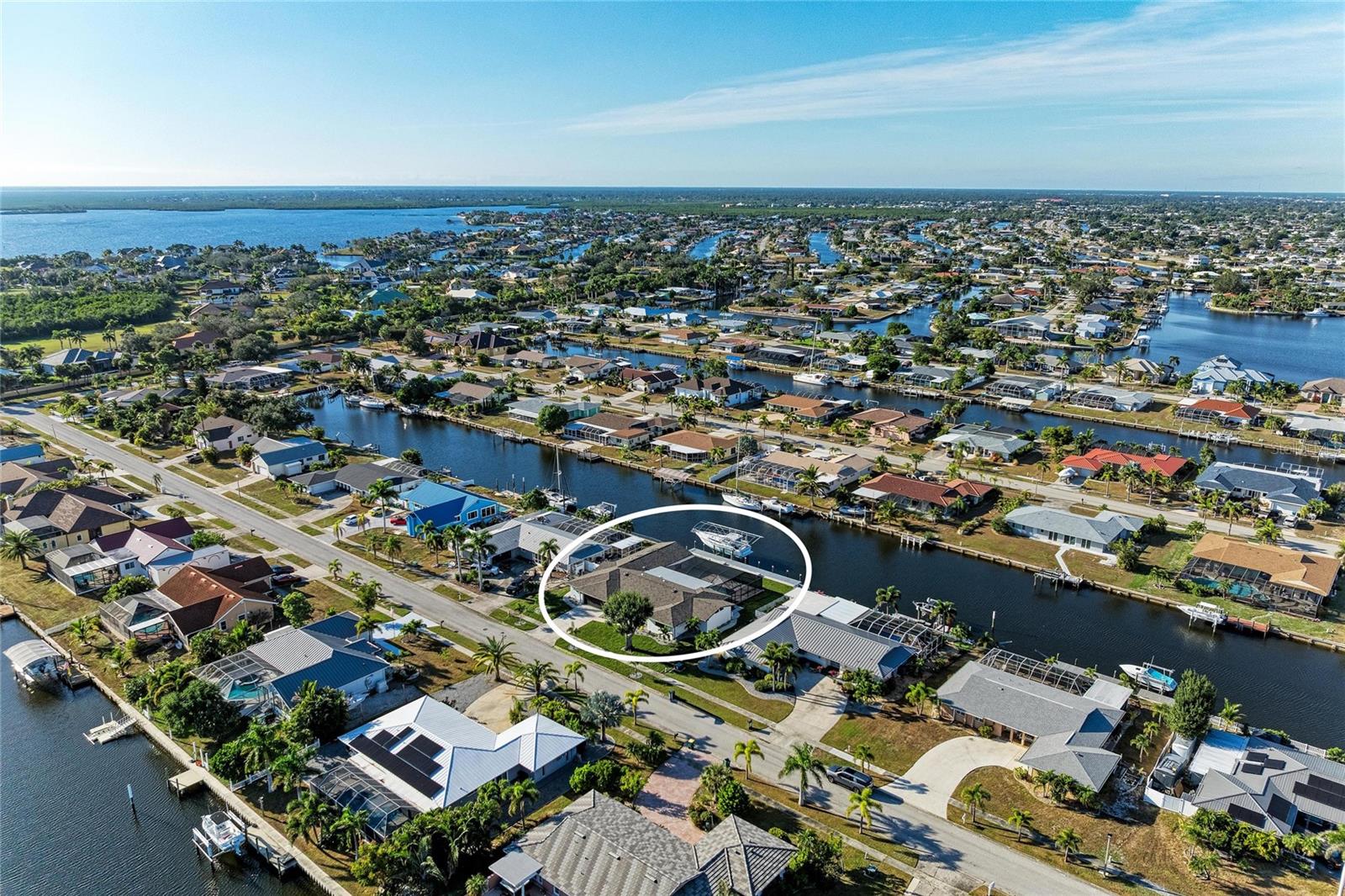 Image 3 of 73 For 258 Tait Terrace Se