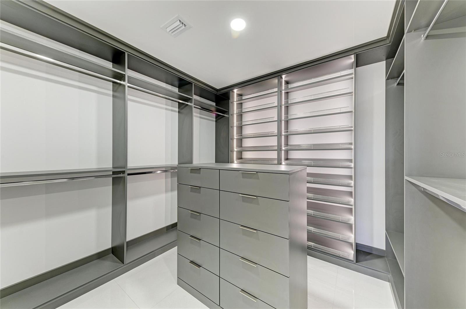 Image 39 of 73 For 258 Tait Terrace Se