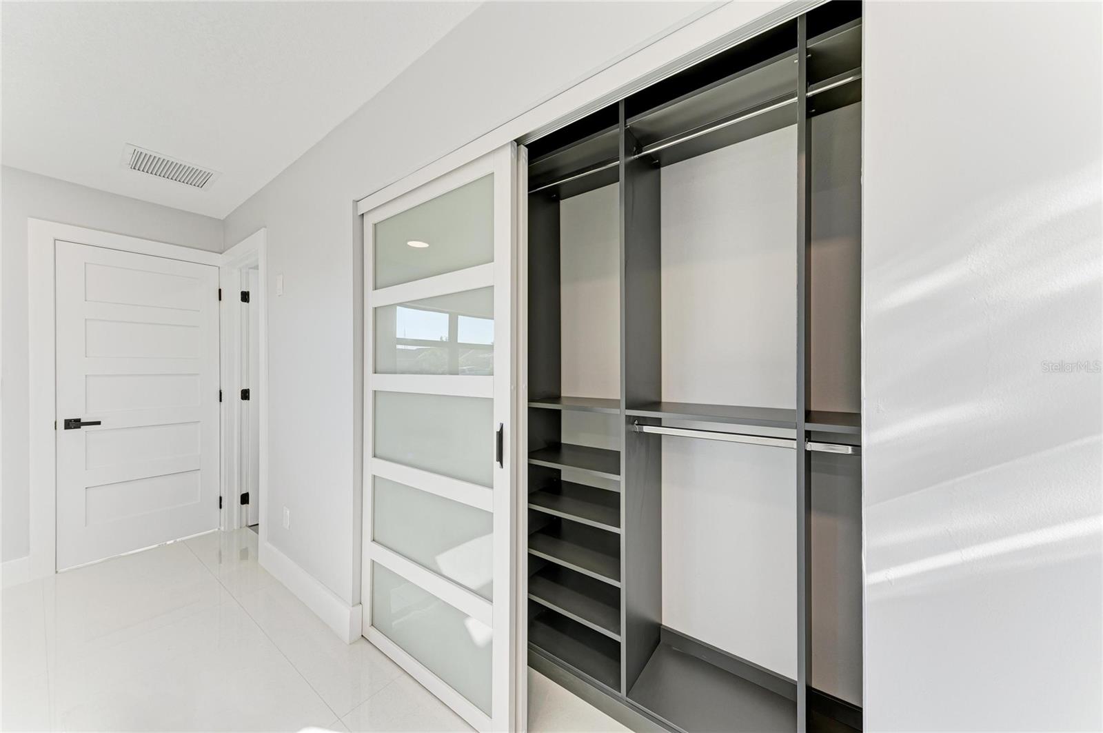 Image 46 of 73 For 258 Tait Terrace Se