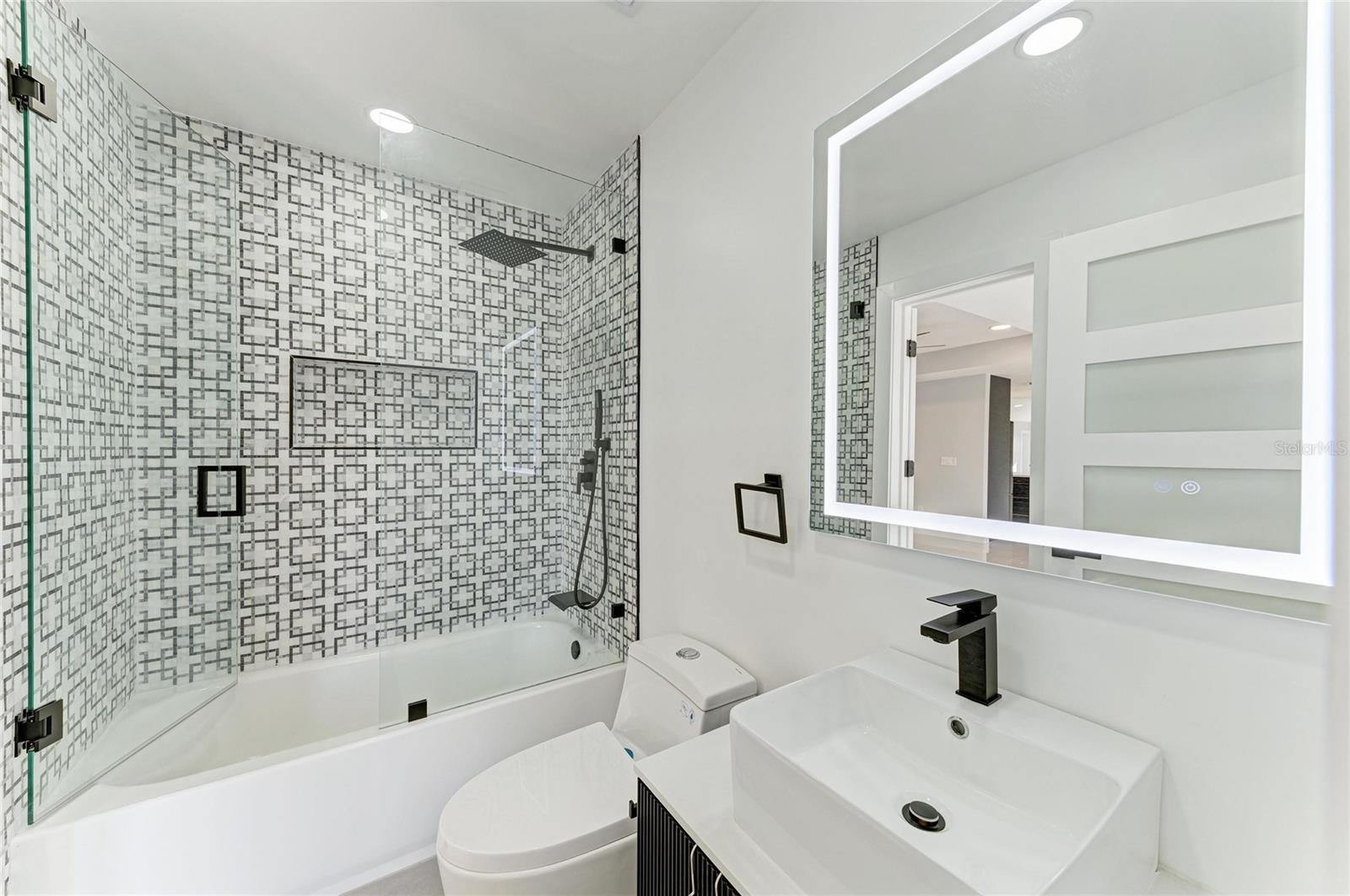 Image 47 of 73 For 258 Tait Terrace Se