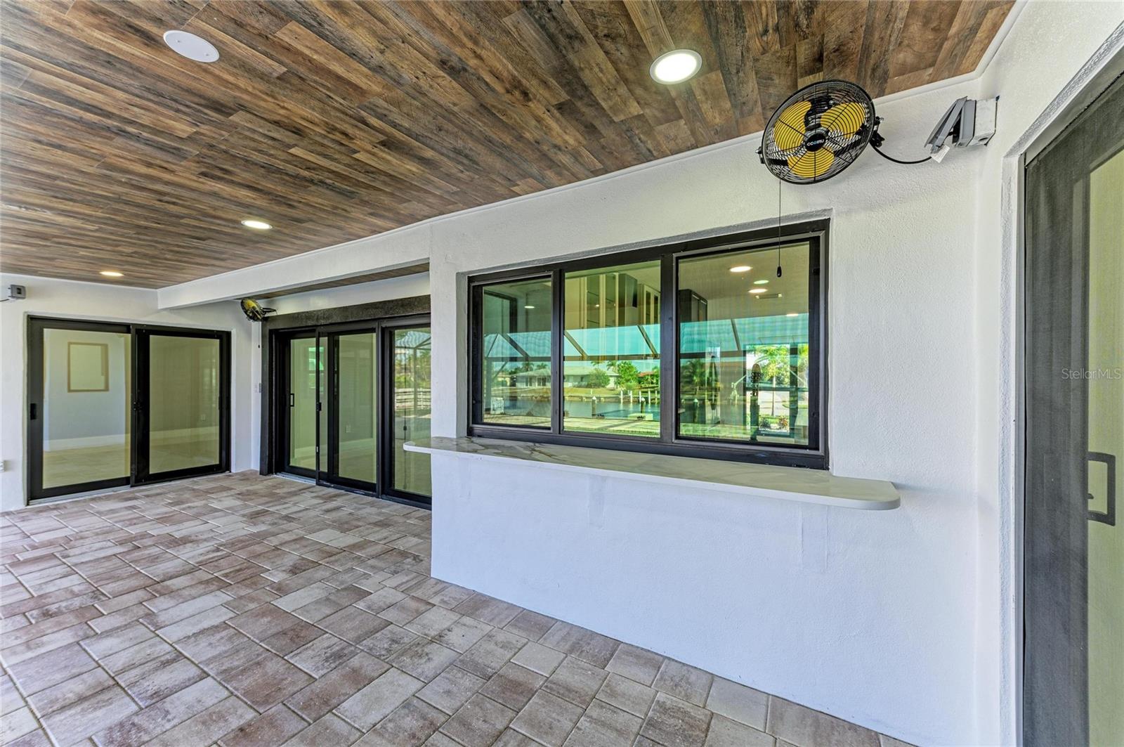 Image 58 of 73 For 258 Tait Terrace Se