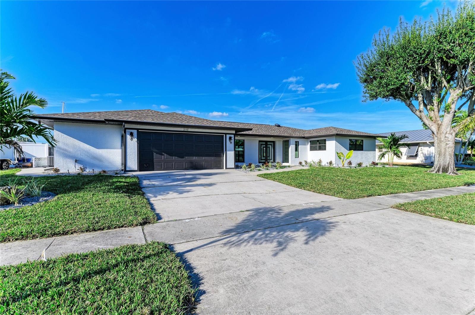 Image 6 of 73 For 258 Tait Terrace Se