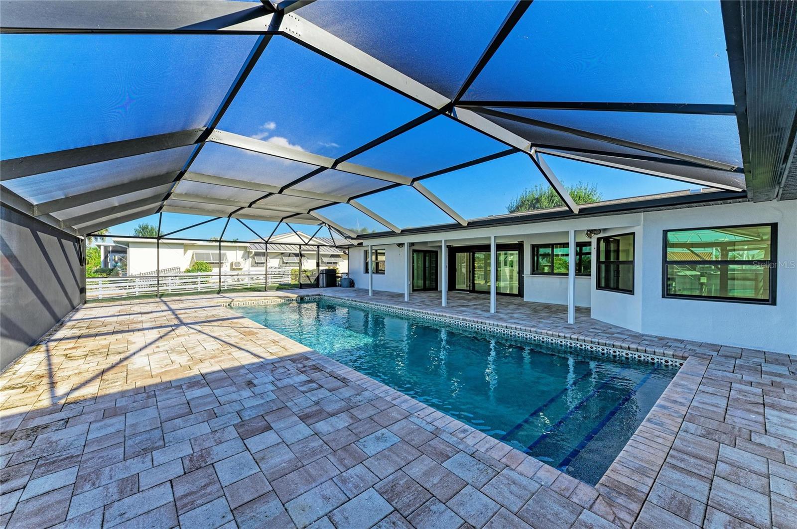 Image 63 of 73 For 258 Tait Terrace Se