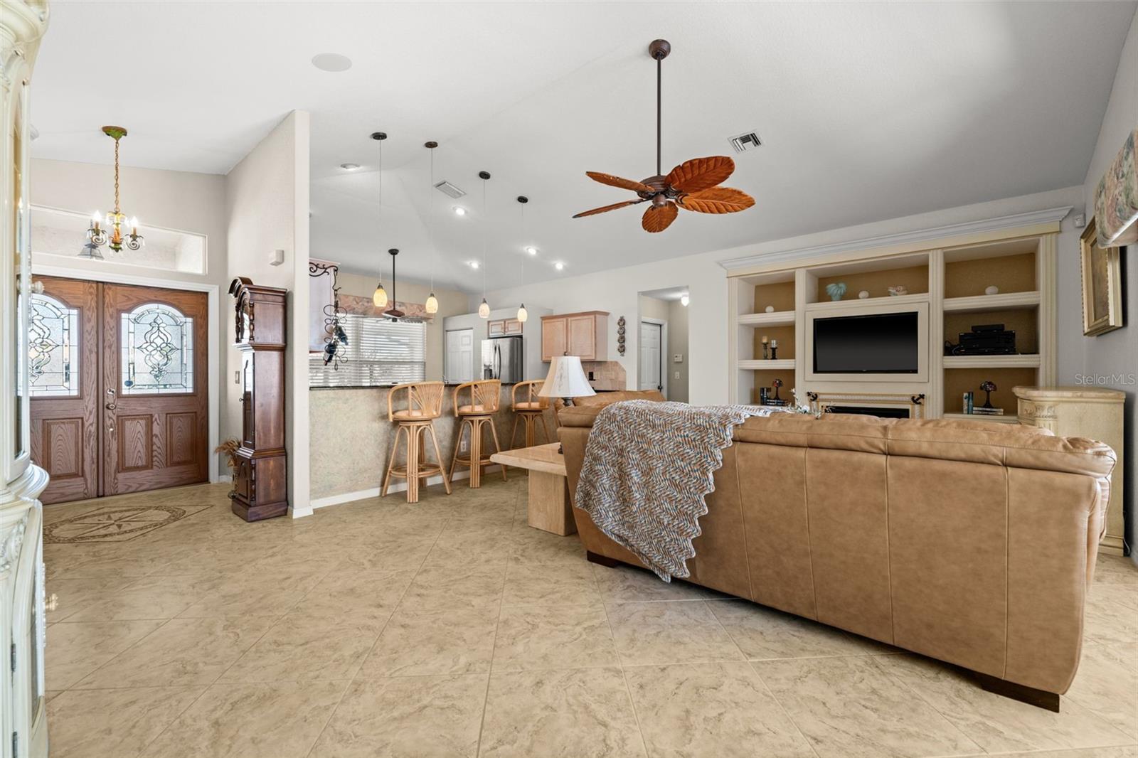 Image 11 of 50 For 626 Cape Coral Parkway W