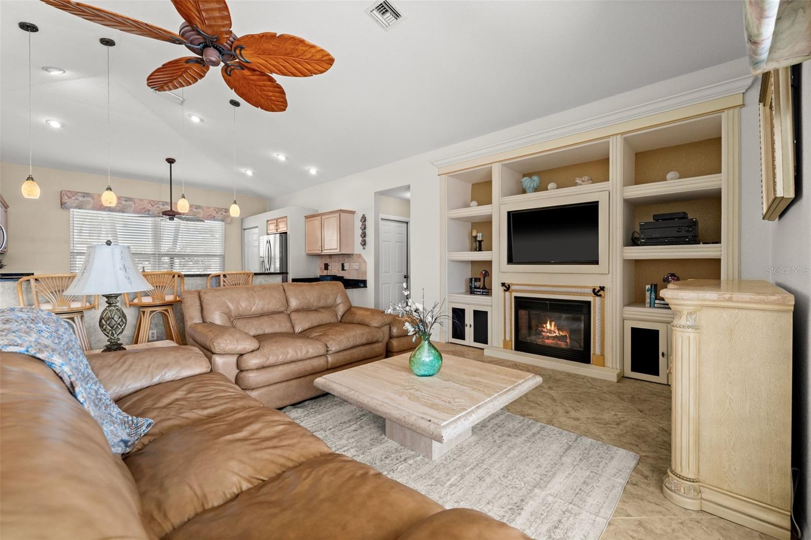Image 12 of 50 For 626 Cape Coral Parkway W