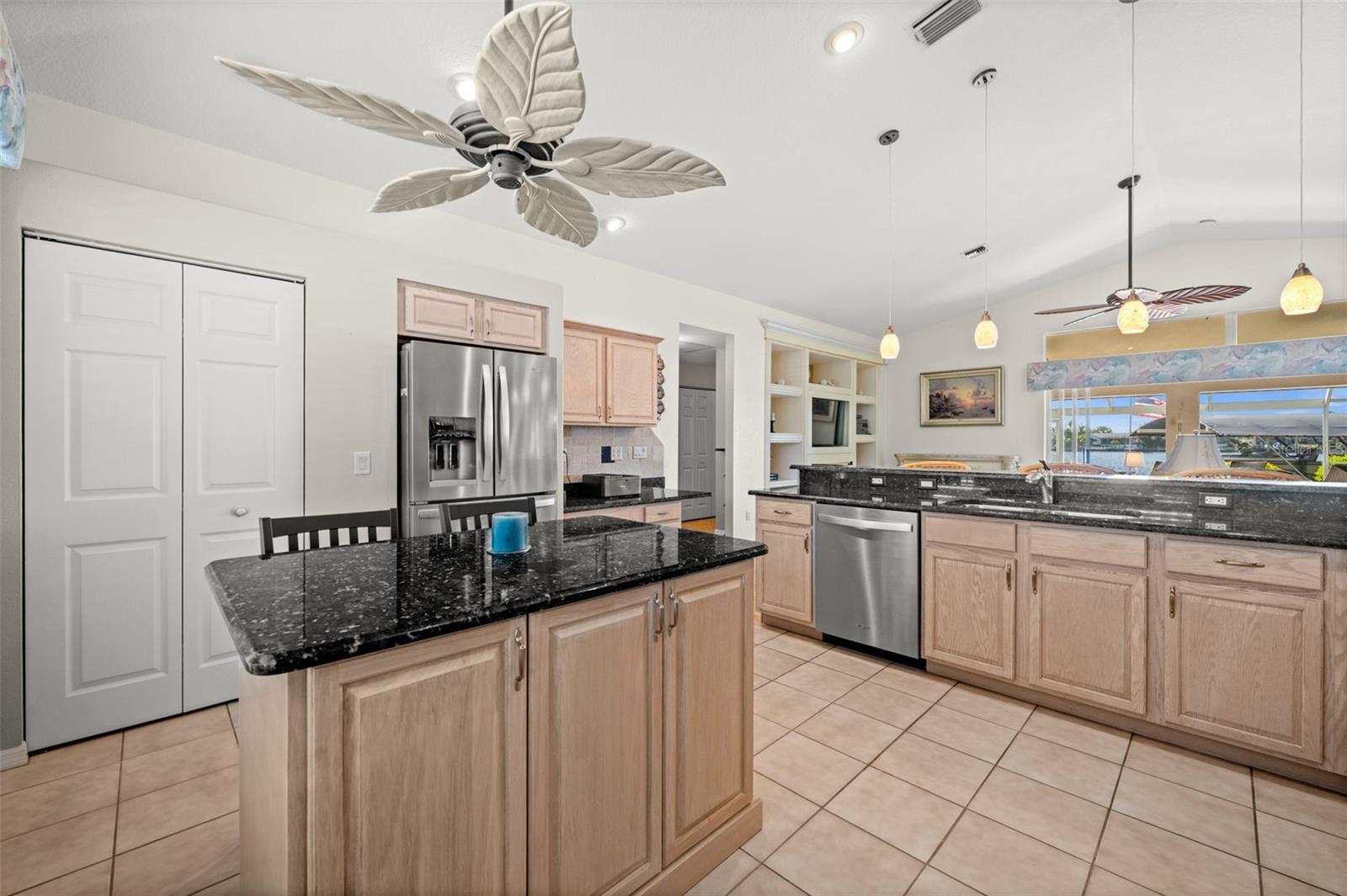 Image 15 of 50 For 626 Cape Coral Parkway W