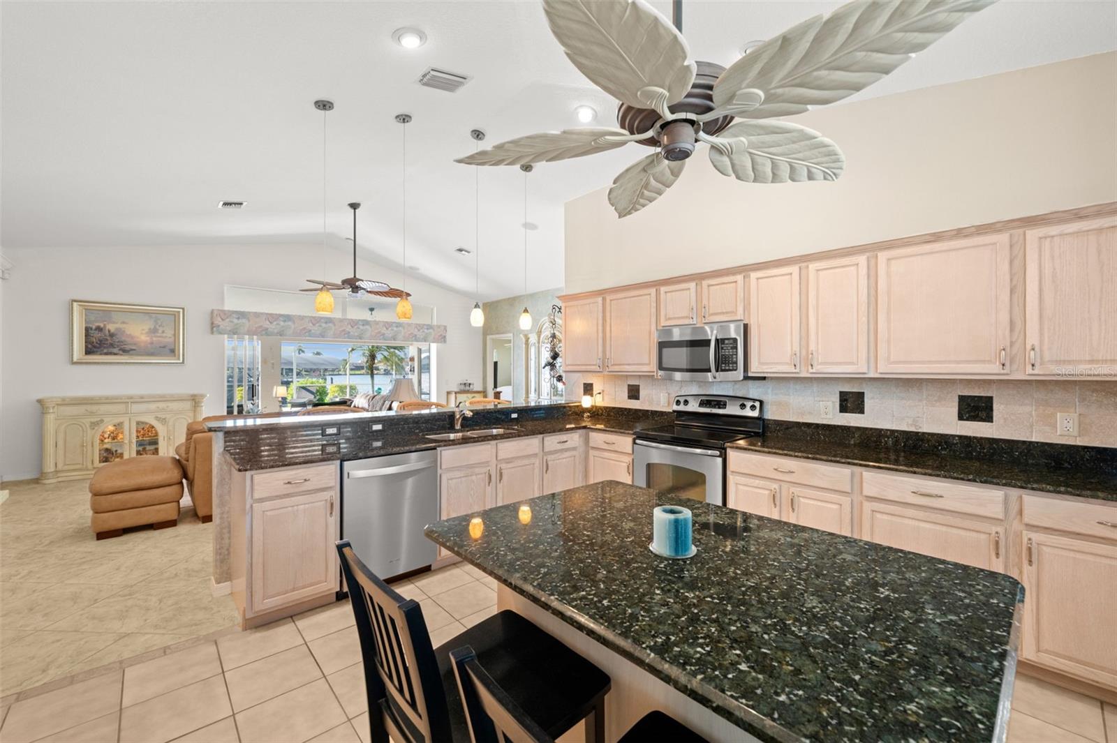 Image 16 of 50 For 626 Cape Coral Parkway W