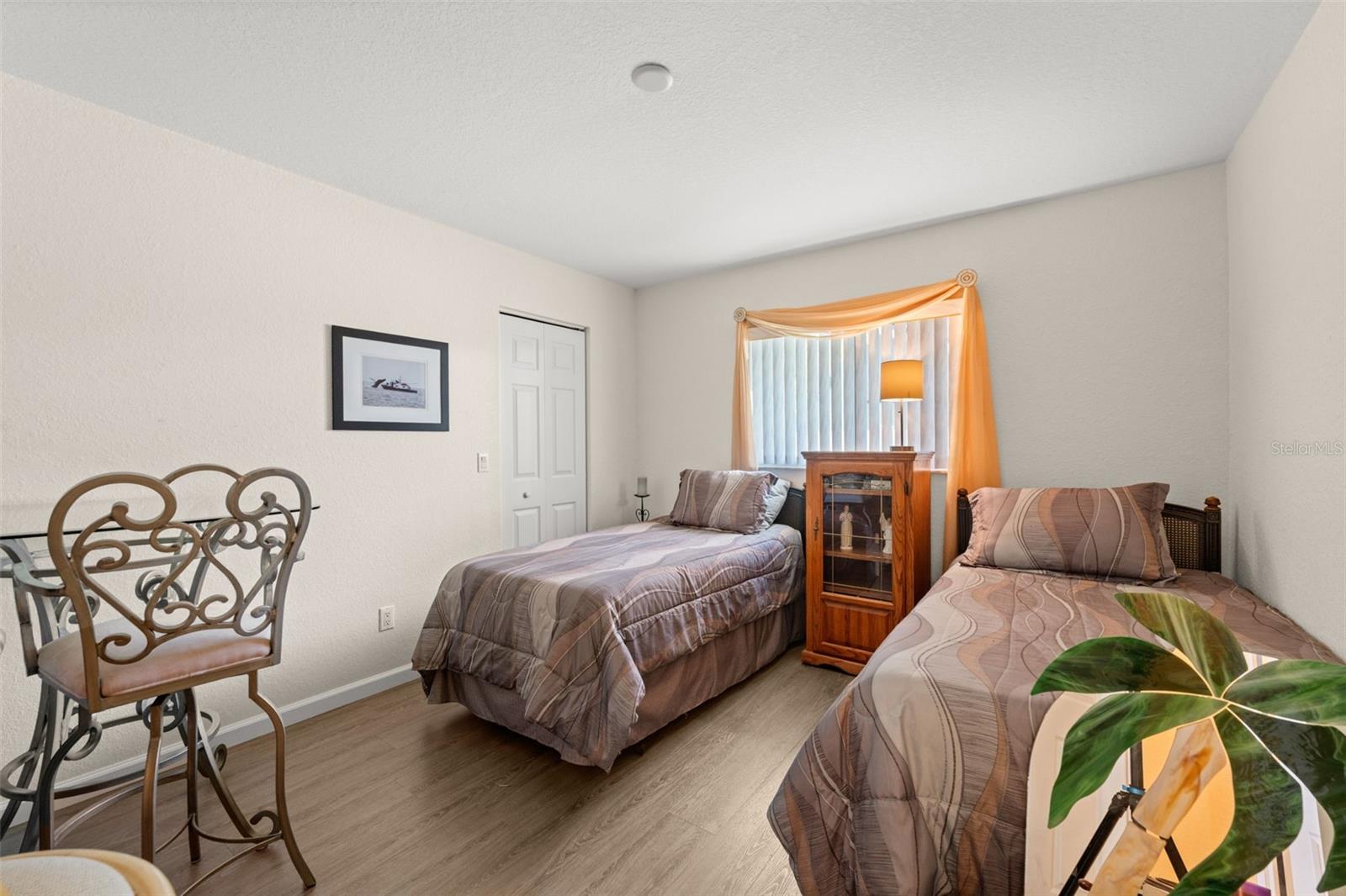 Image 23 of 50 For 626 Cape Coral Parkway W