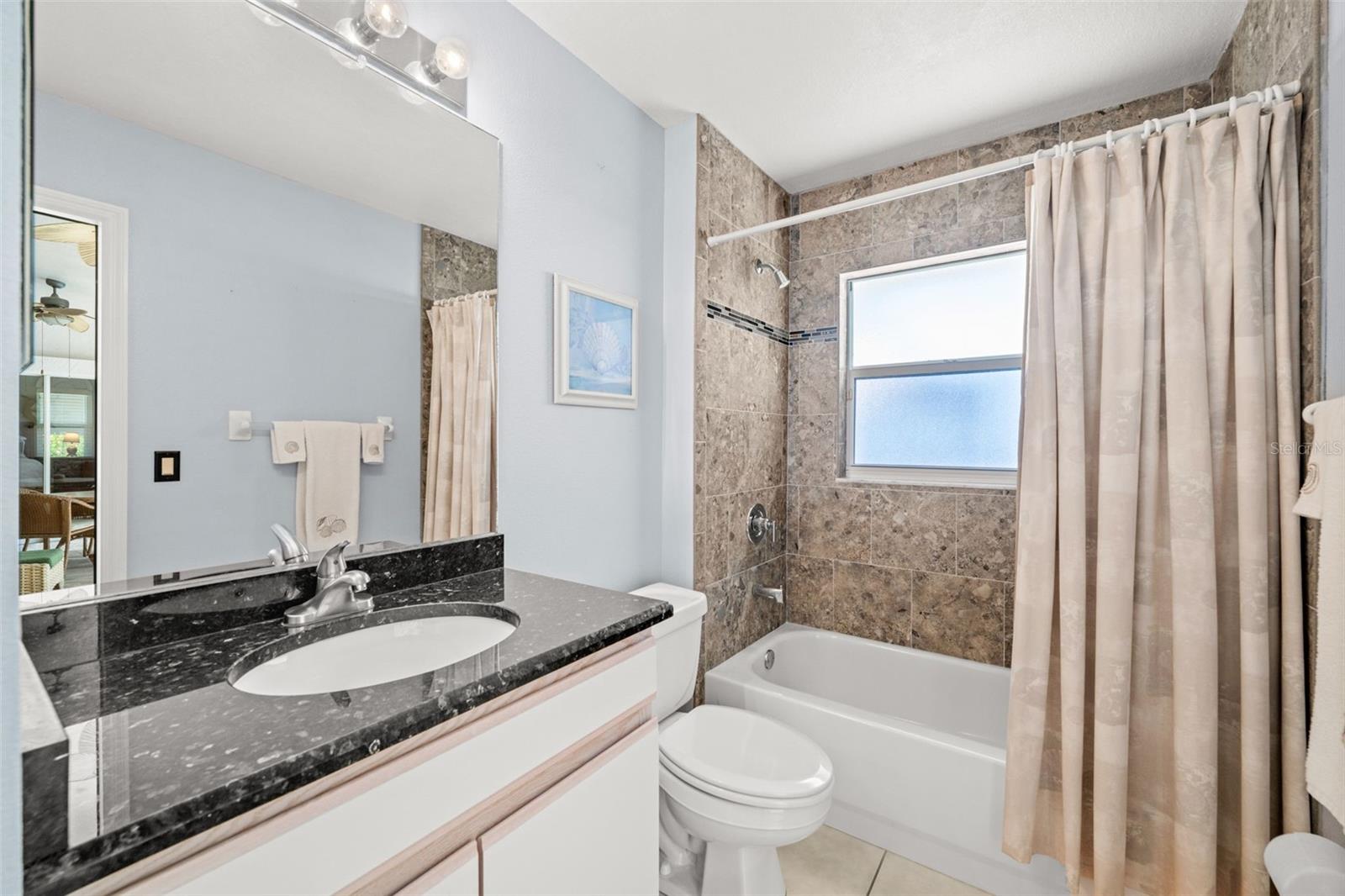 Image 24 of 50 For 626 Cape Coral Parkway W