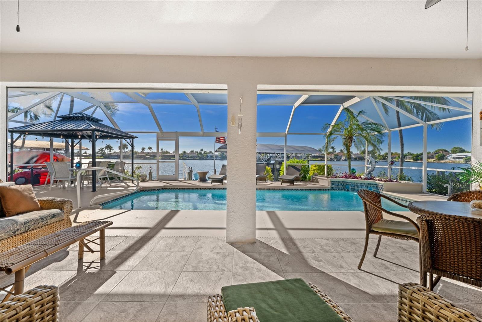Image 25 of 50 For 626 Cape Coral Parkway W