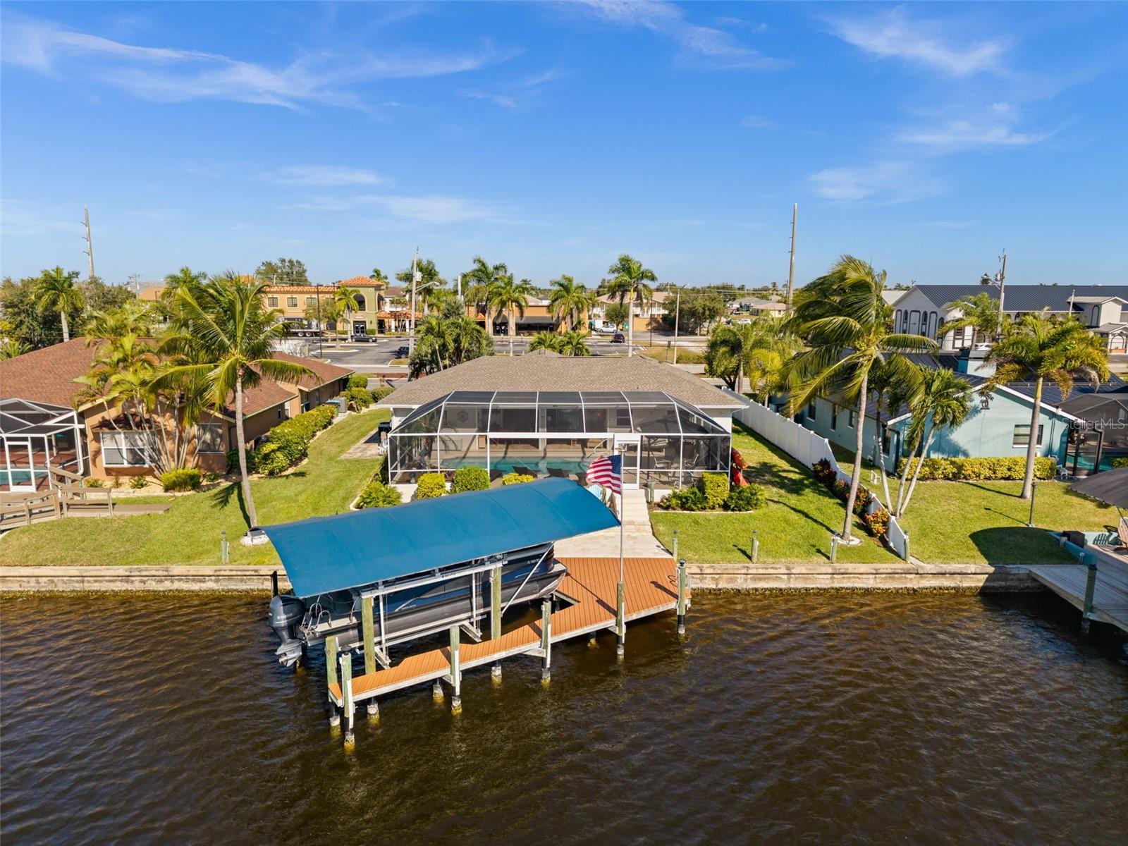 Image 34 of 50 For 626 Cape Coral Parkway W