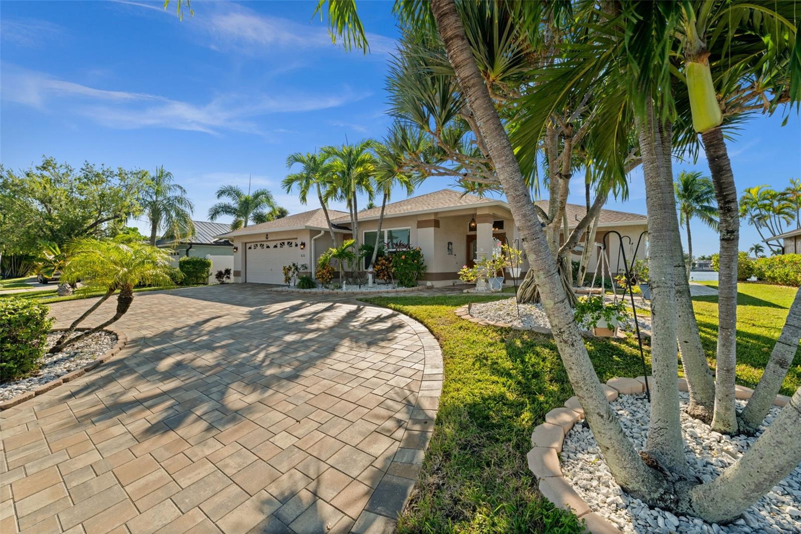Image 7 of 50 For 626 Cape Coral Parkway W