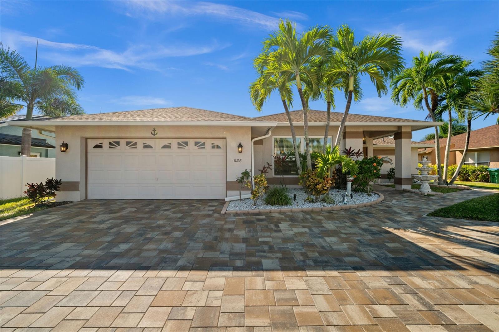 Image 8 of 50 For 626 Cape Coral Parkway W