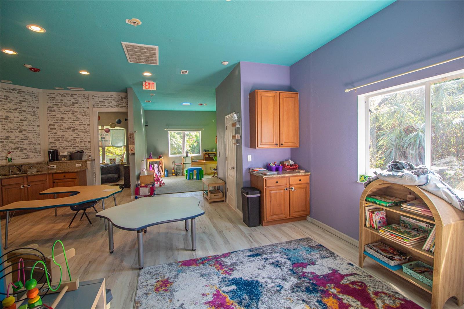 Image 15 of 61 For 17162 Toledo Blade Boulevard