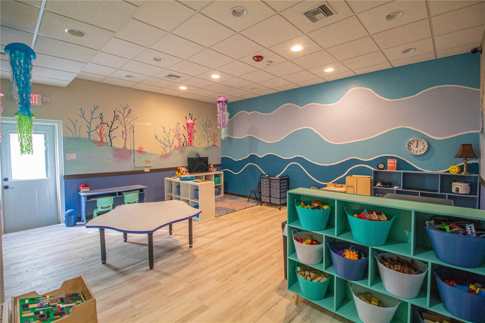 Image 21 of 61 For 17162 Toledo Blade Boulevard