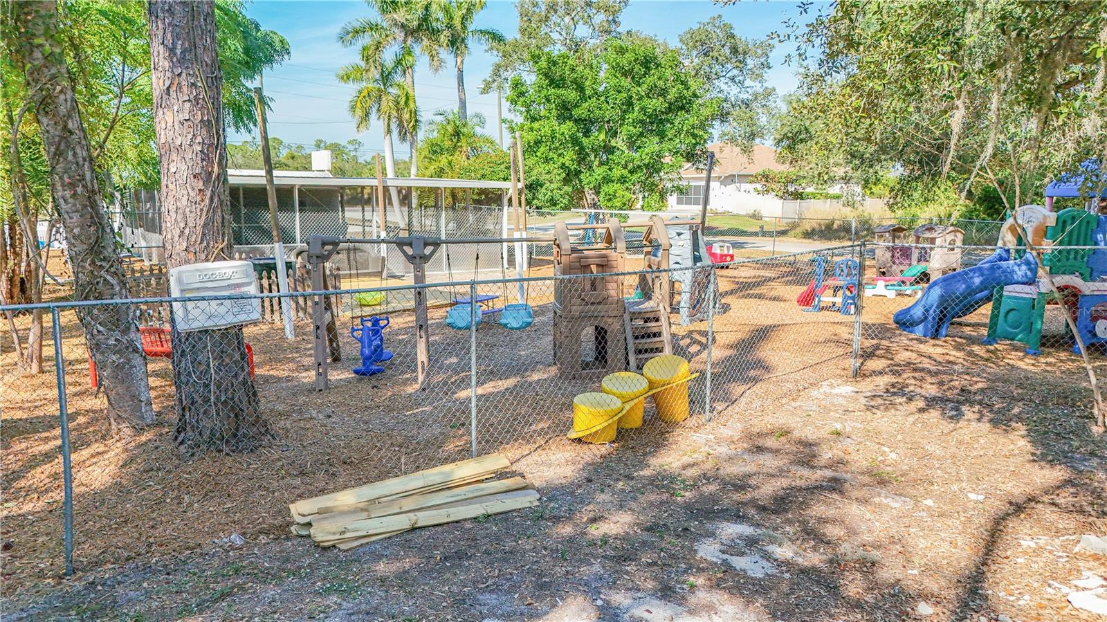 Image 28 of 61 For 17162 Toledo Blade Boulevard