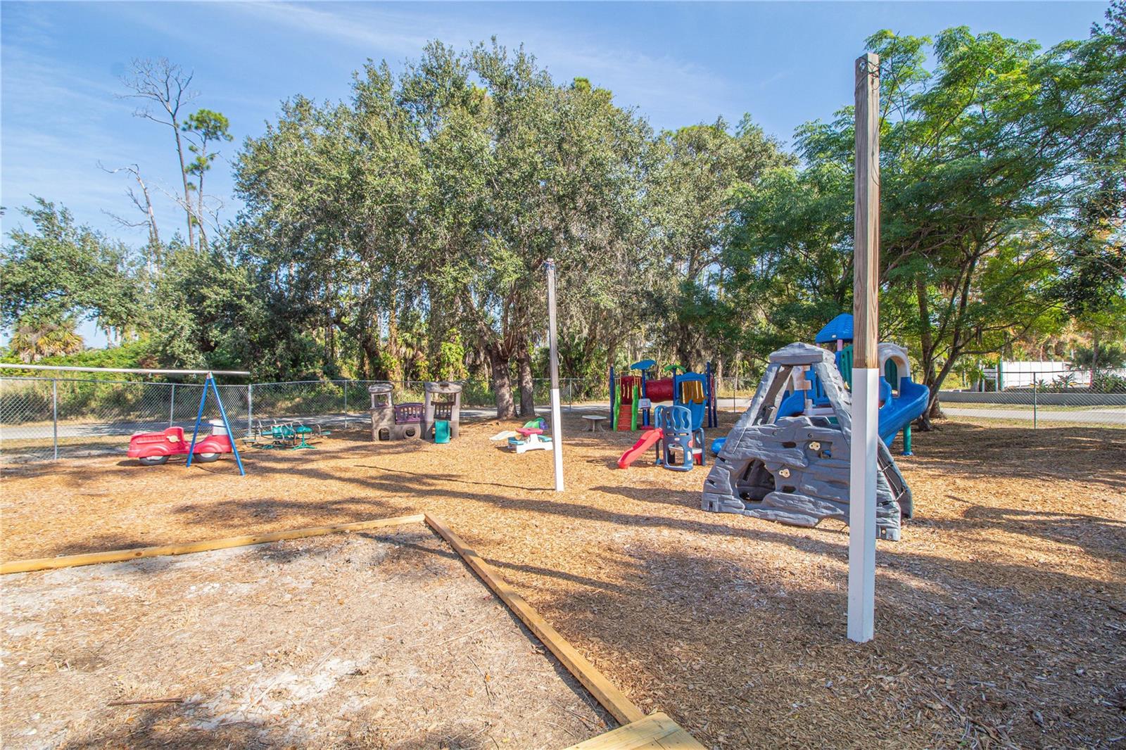 Image 31 of 61 For 17162 Toledo Blade Boulevard