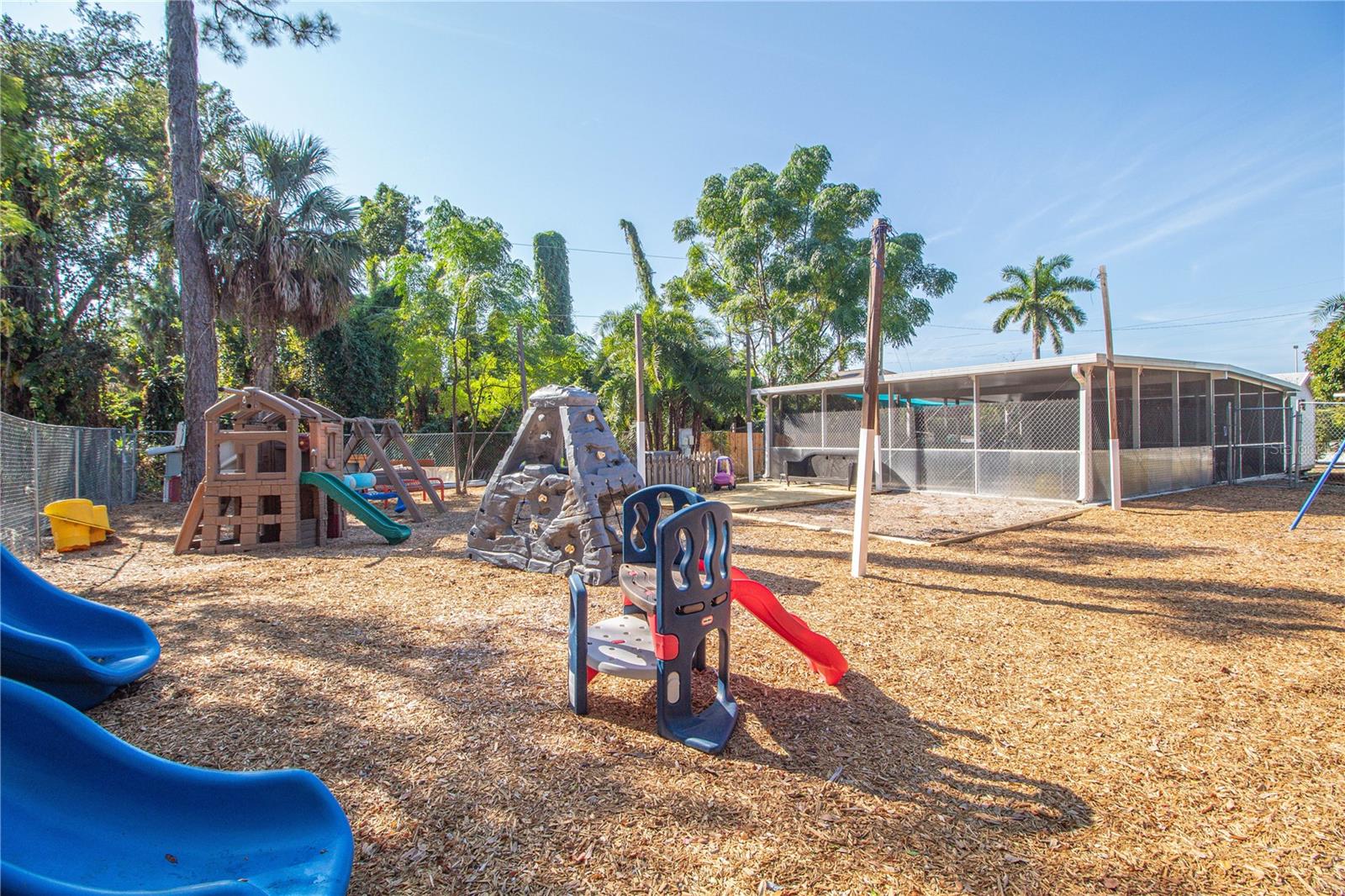 Image 34 of 61 For 17162 Toledo Blade Boulevard