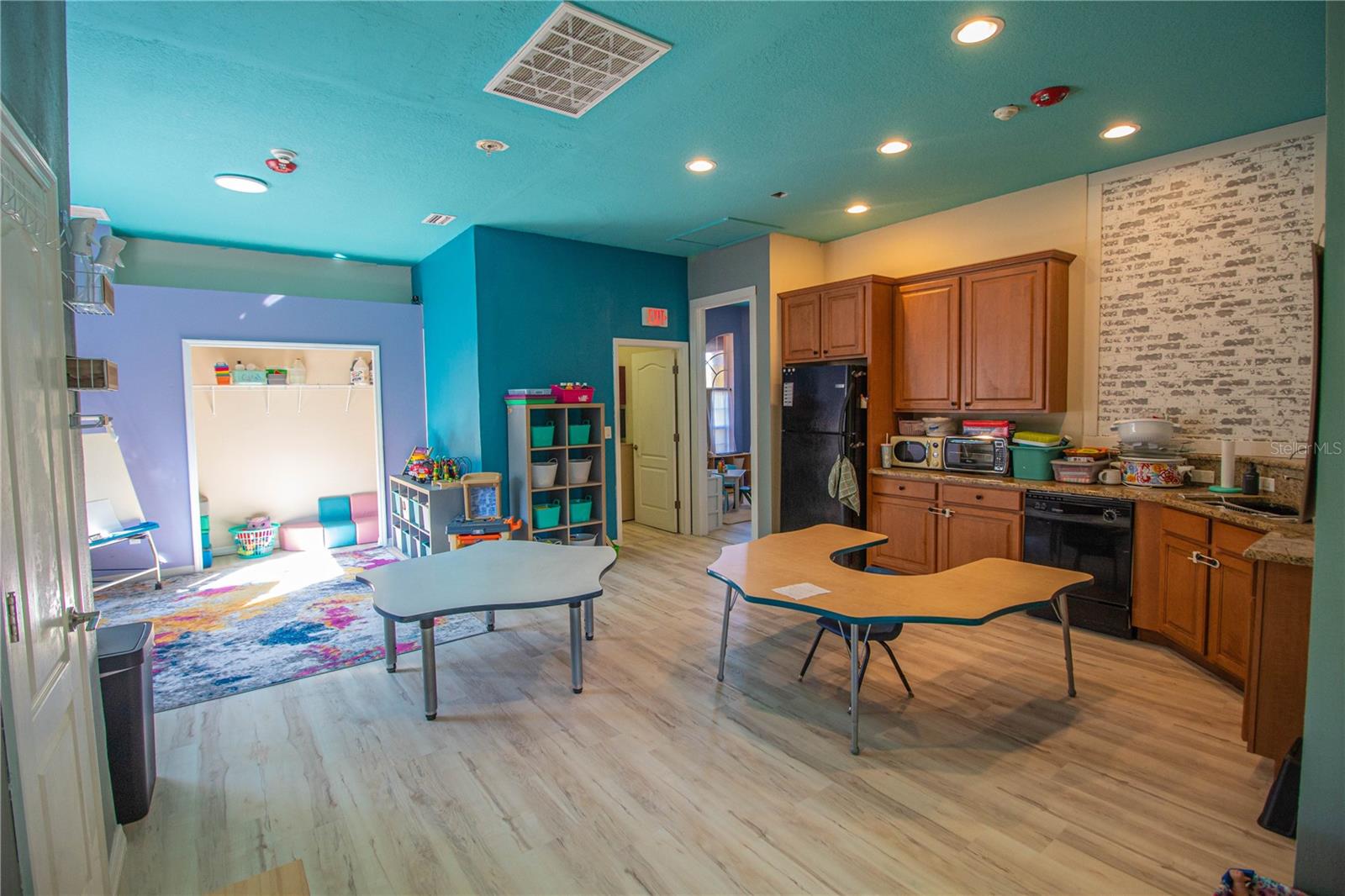 Image 53 of 61 For 17162 Toledo Blade Boulevard