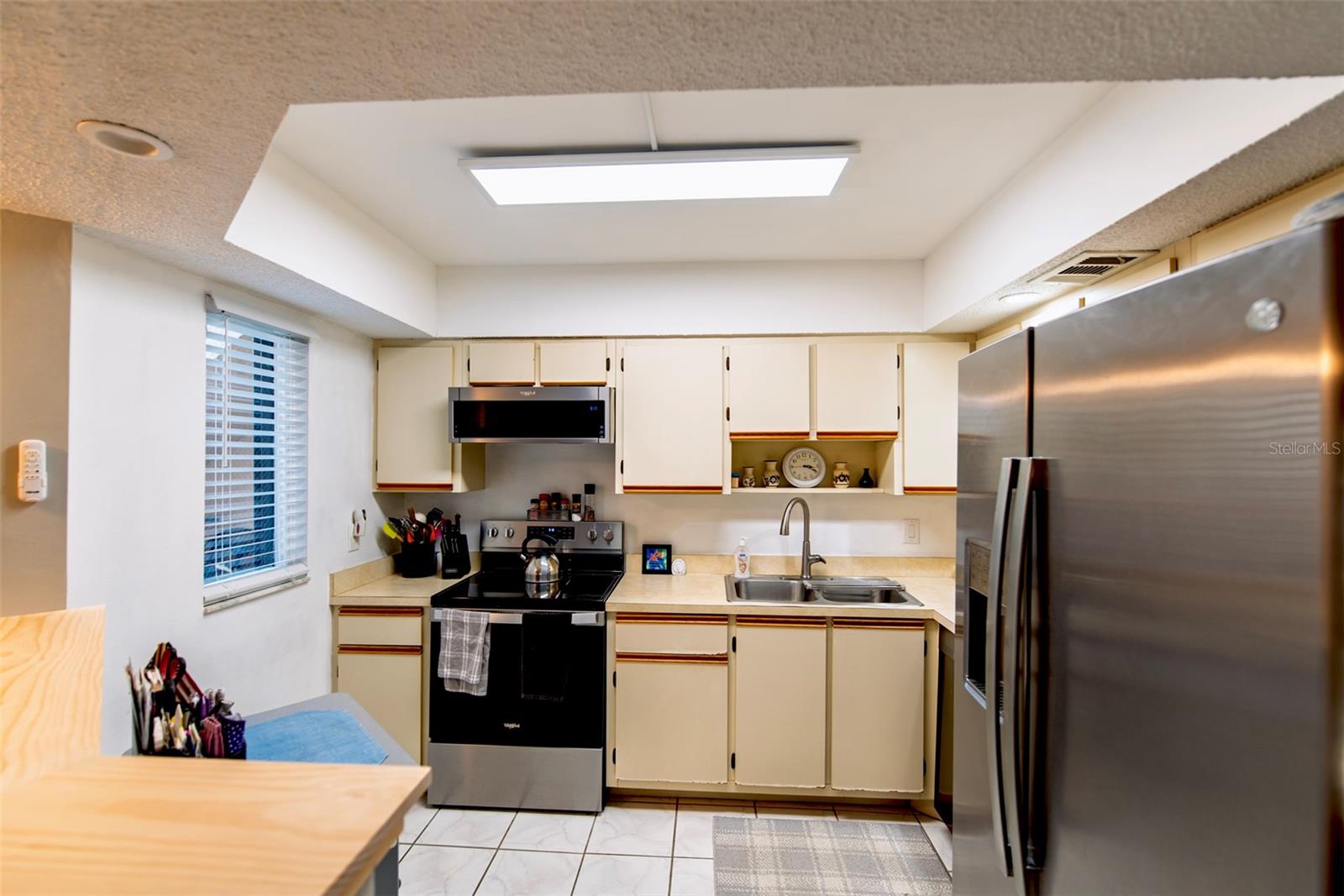 Image 4 of 19 For 19505 Quesada Avenue Nn101