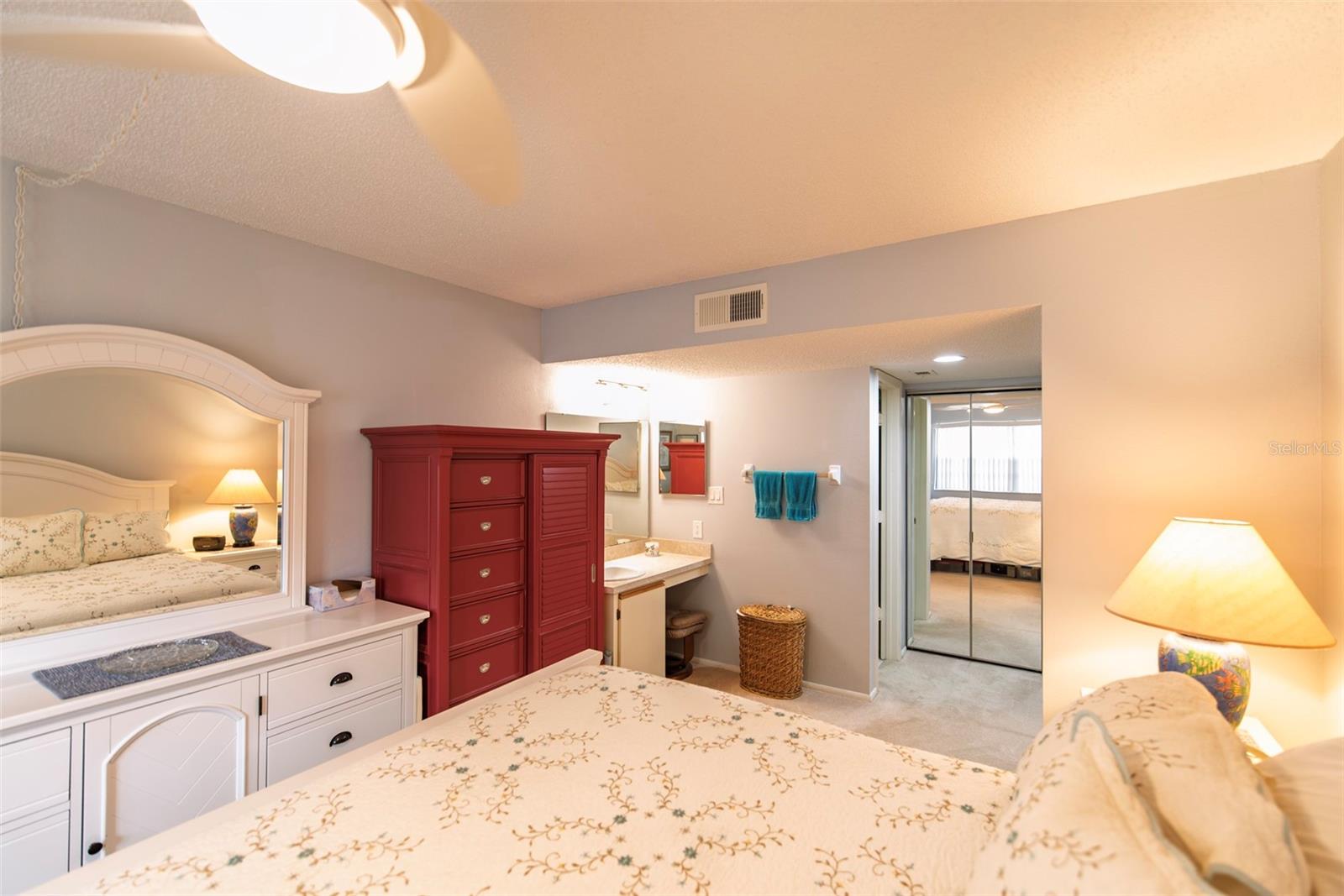 Image 7 of 19 For 19505 Quesada Avenue Nn101