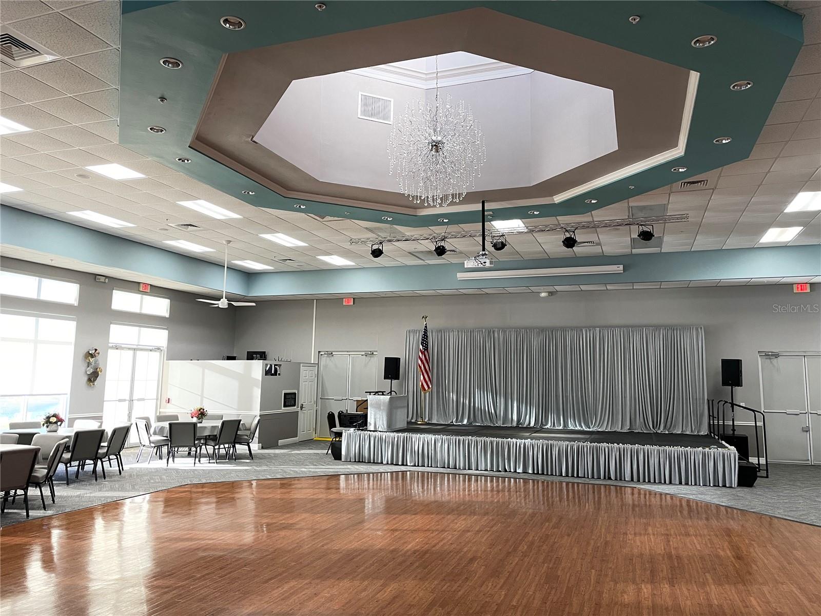 Image 38 of 43 For 10313 Nightwood Drive