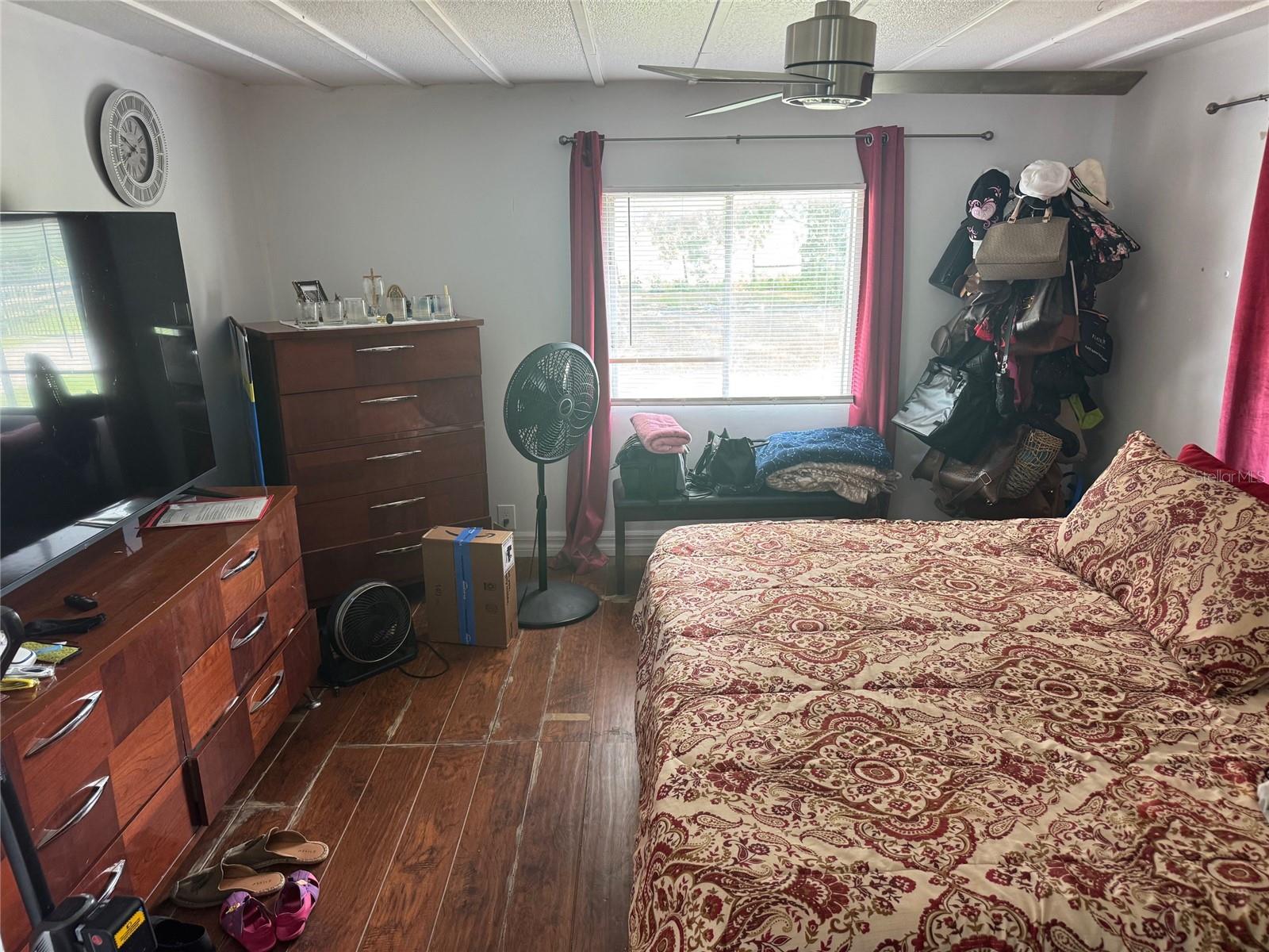 Image 17 of 27 For 702 160th Street