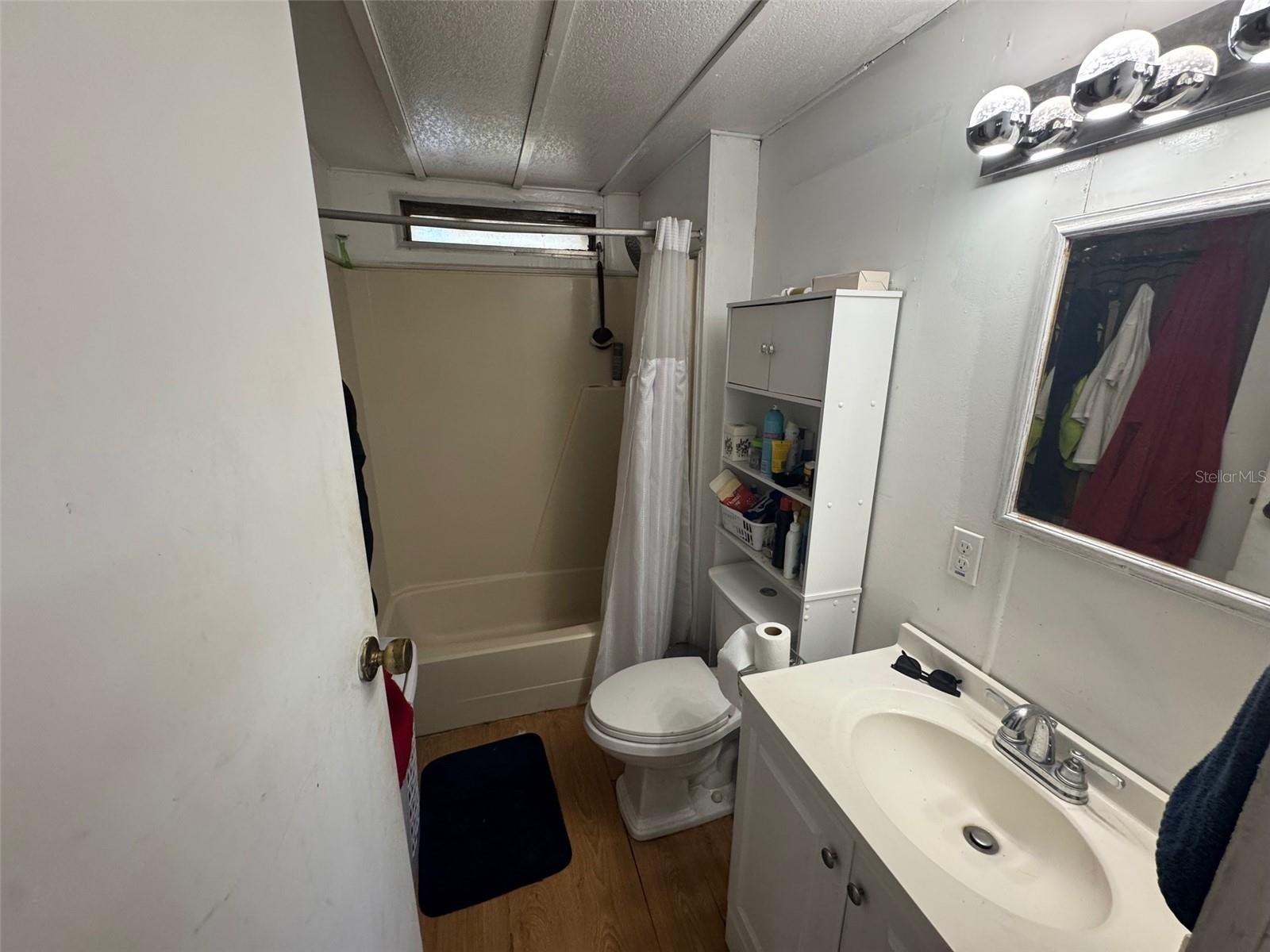 Image 19 of 27 For 702 160th Street