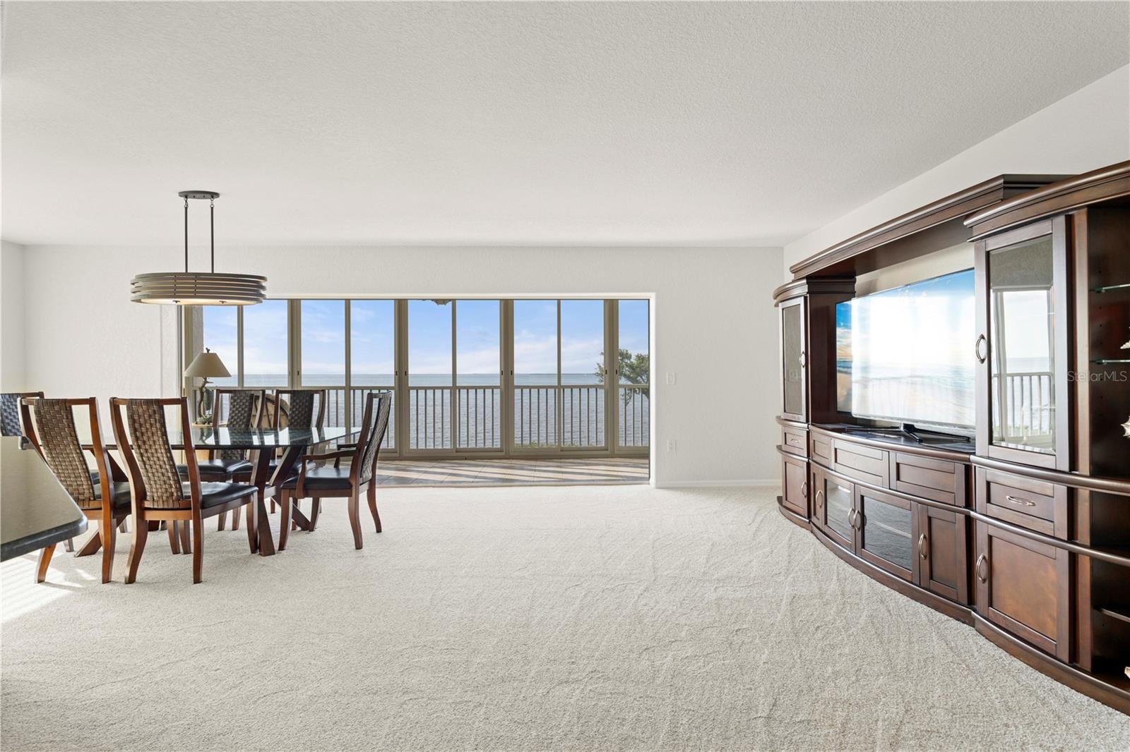 Image 19 of 56 For 101 Marion Court 221