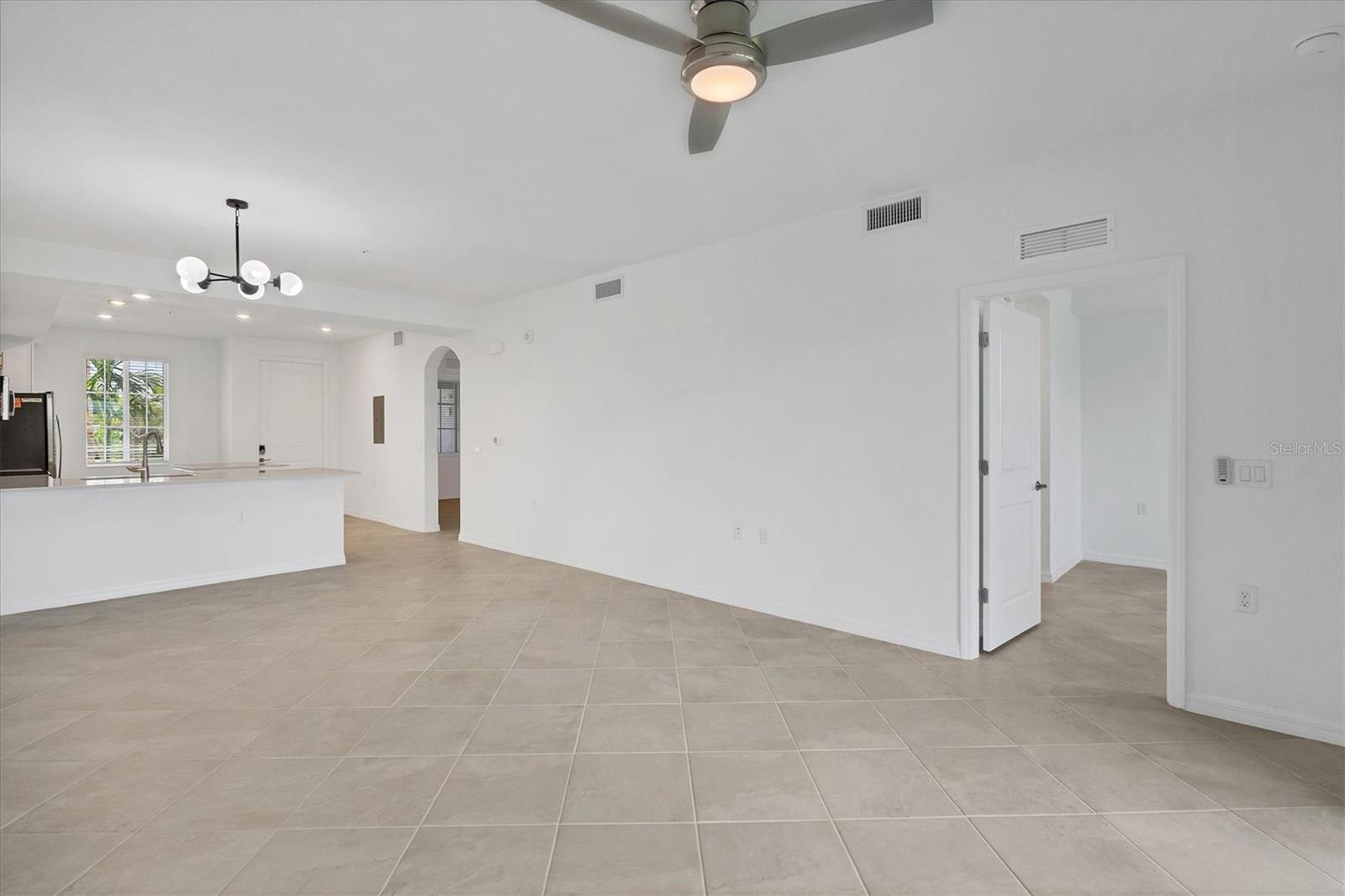 Image 4 of 49 For 12180 Wellen Golf Street 104