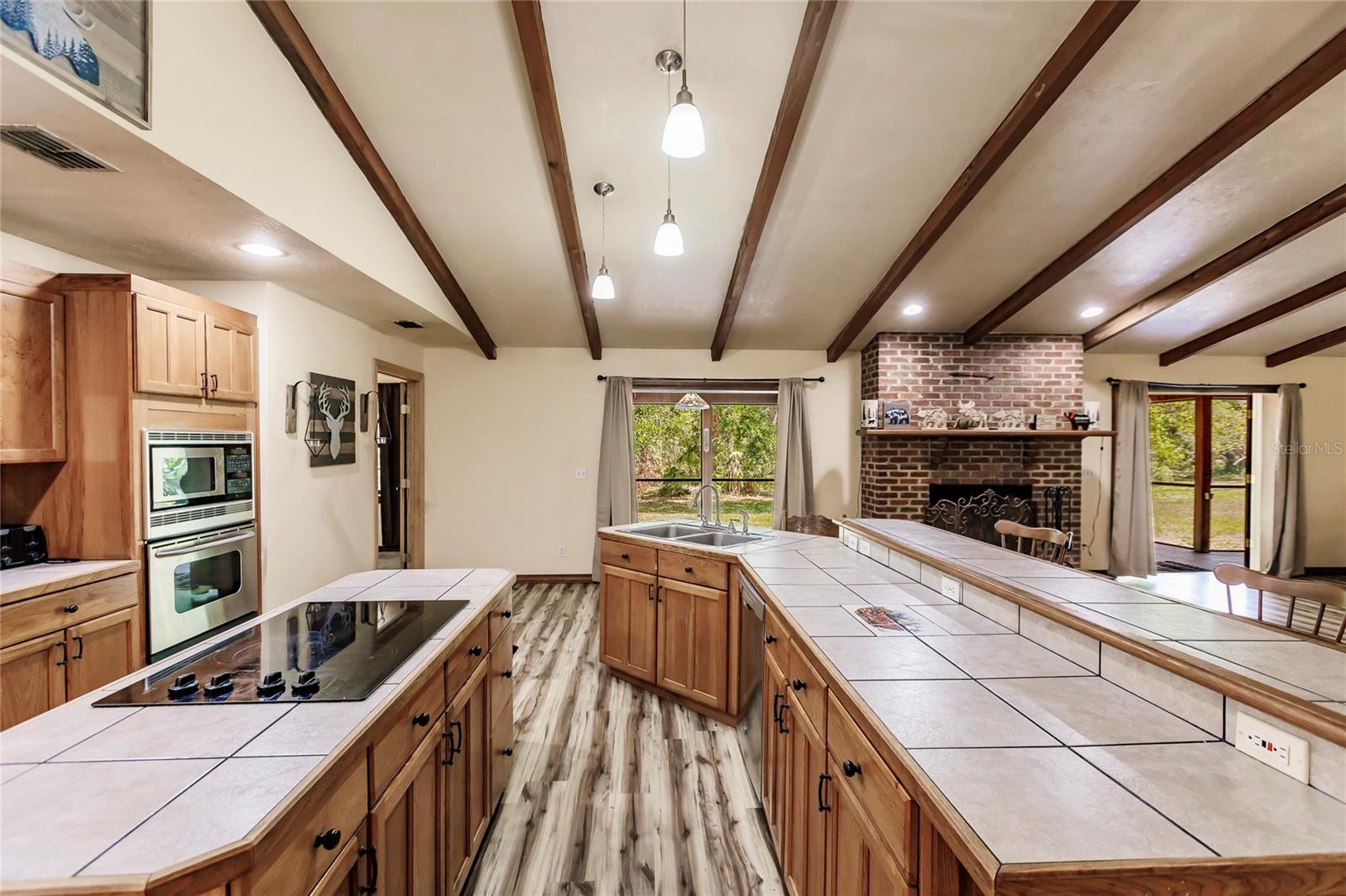 Listing photo id 11 for 5826 Highway 72