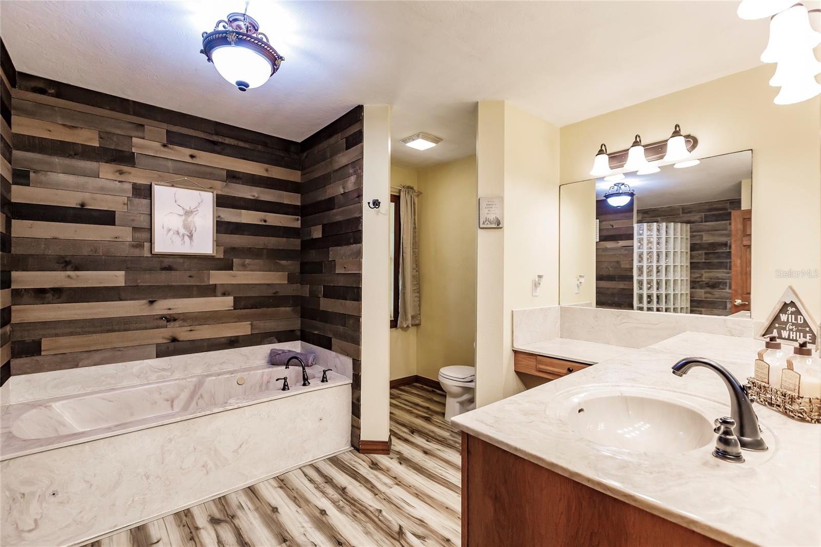 Listing photo id 18 for 5826 Highway 72