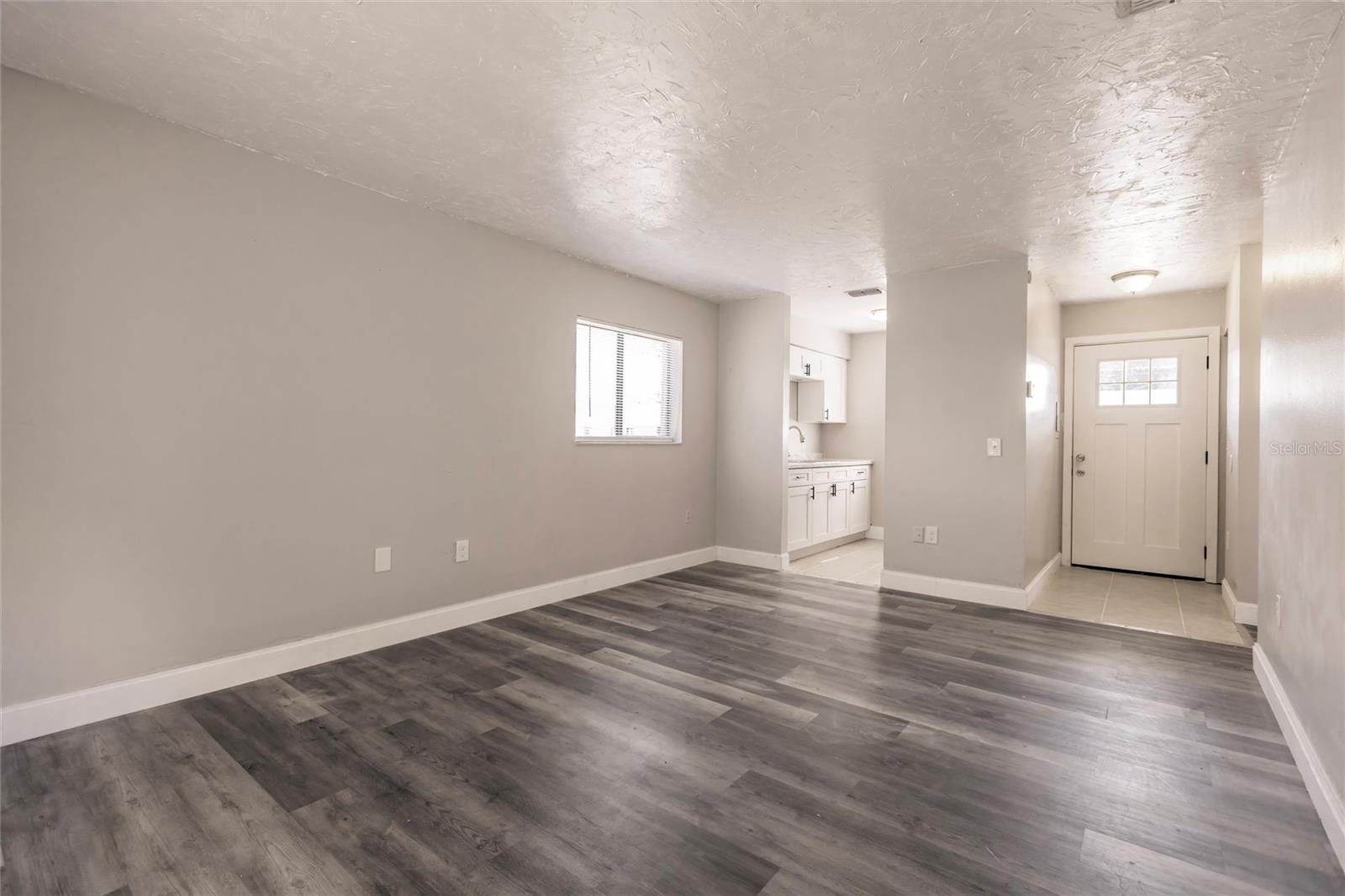 Image 10 of 52 For 1450 Gibson Street