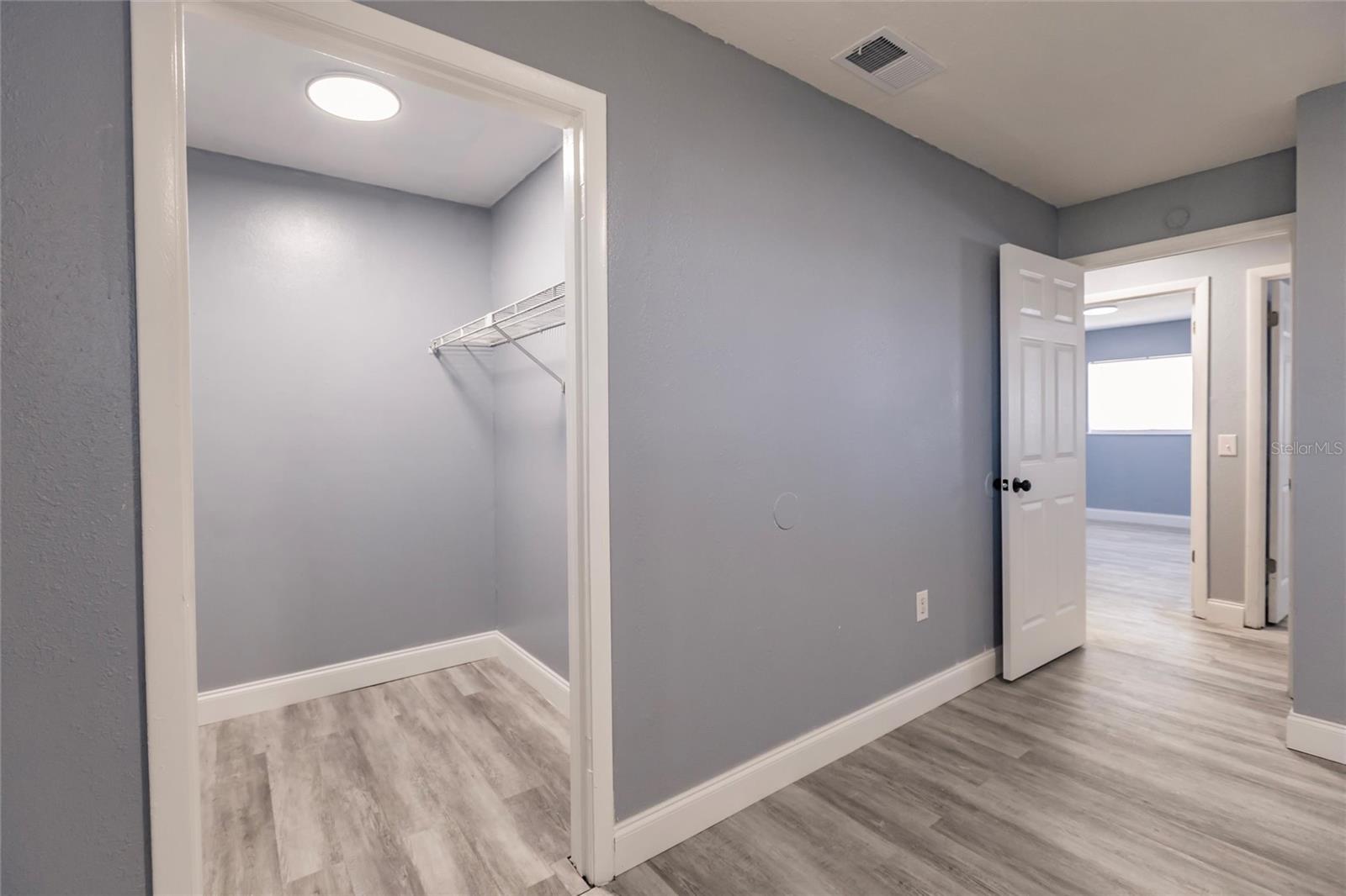 Image 18 of 52 For 1450 Gibson Street