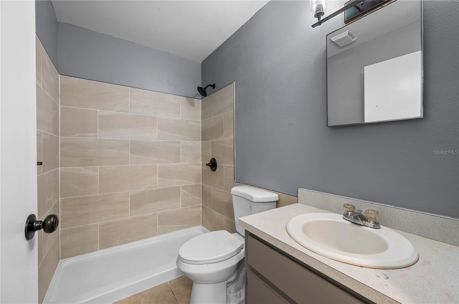 Image 31 of 52 For 1450 Gibson Street