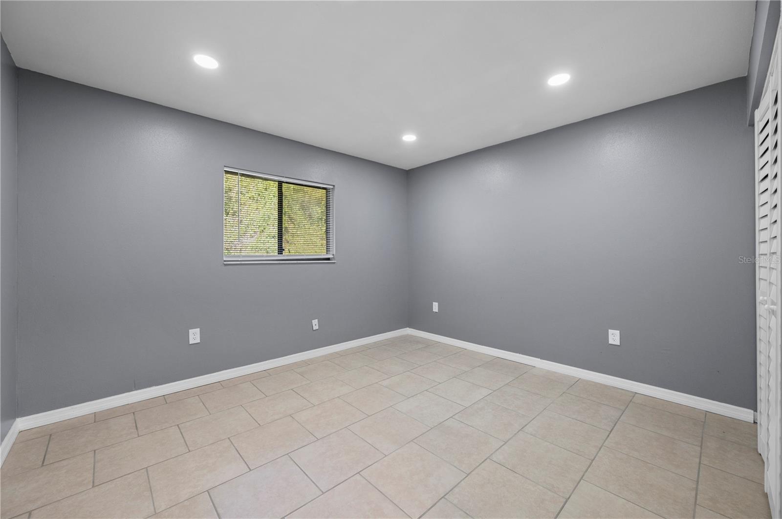 Image 32 of 52 For 1450 Gibson Street